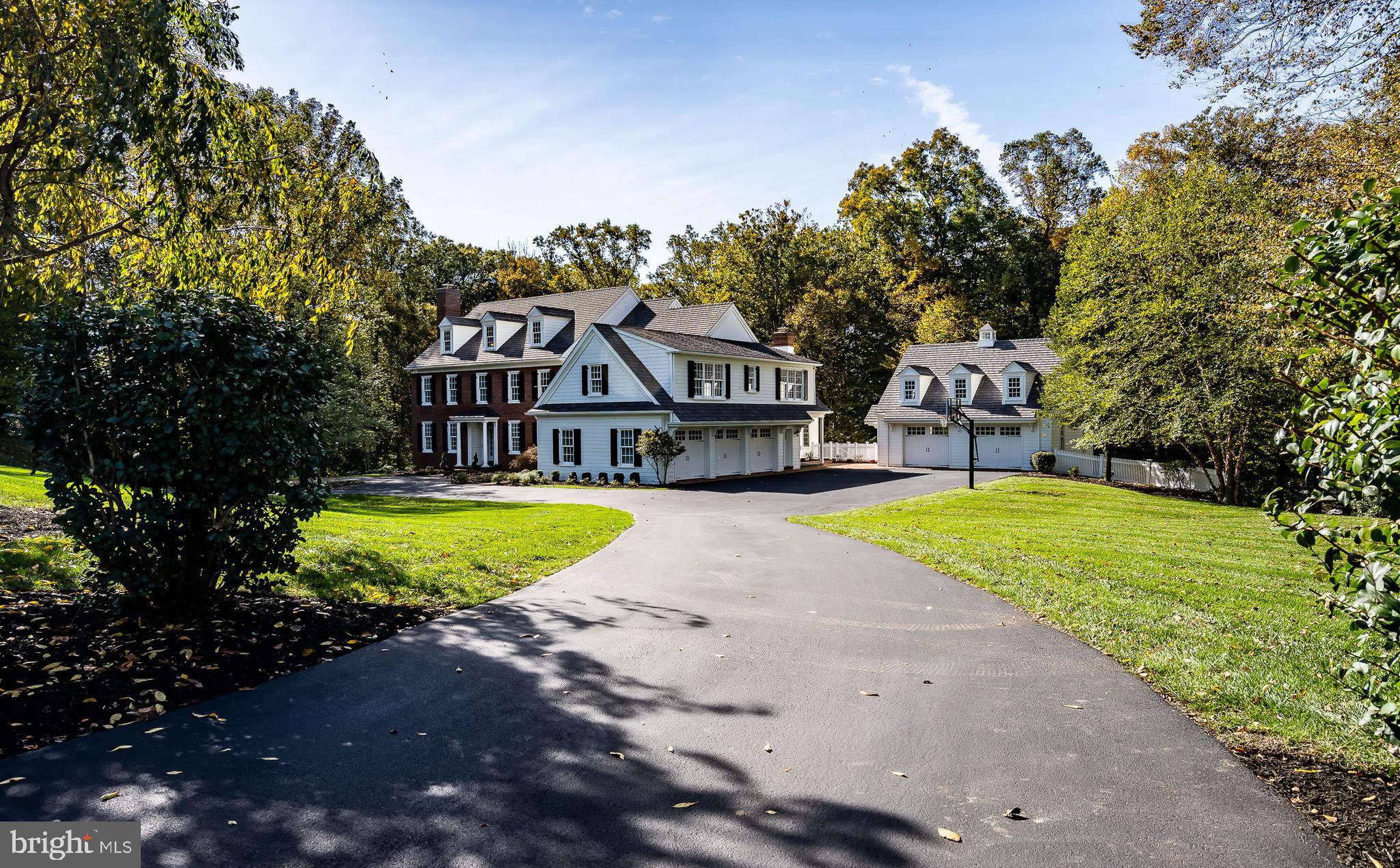 DEER POINTE - Residential