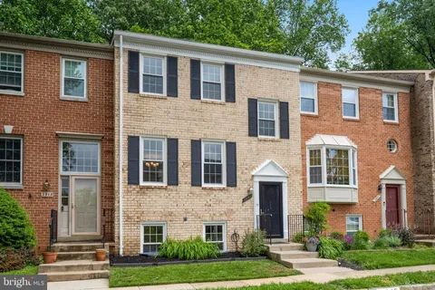 2945 Waterford Court, Vienna, VA MLS: VAFX2240338