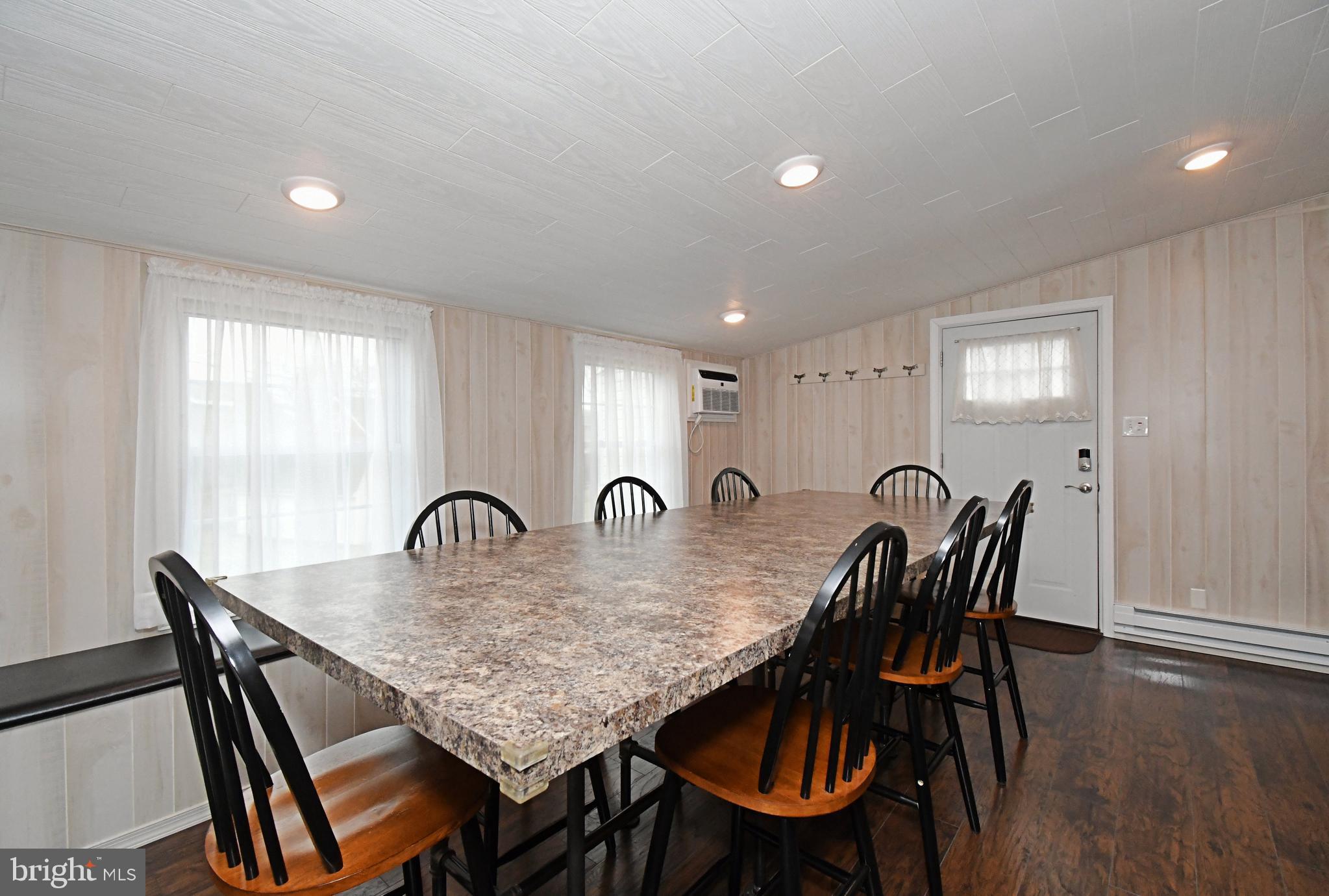 COLONIAL VIL - Residential