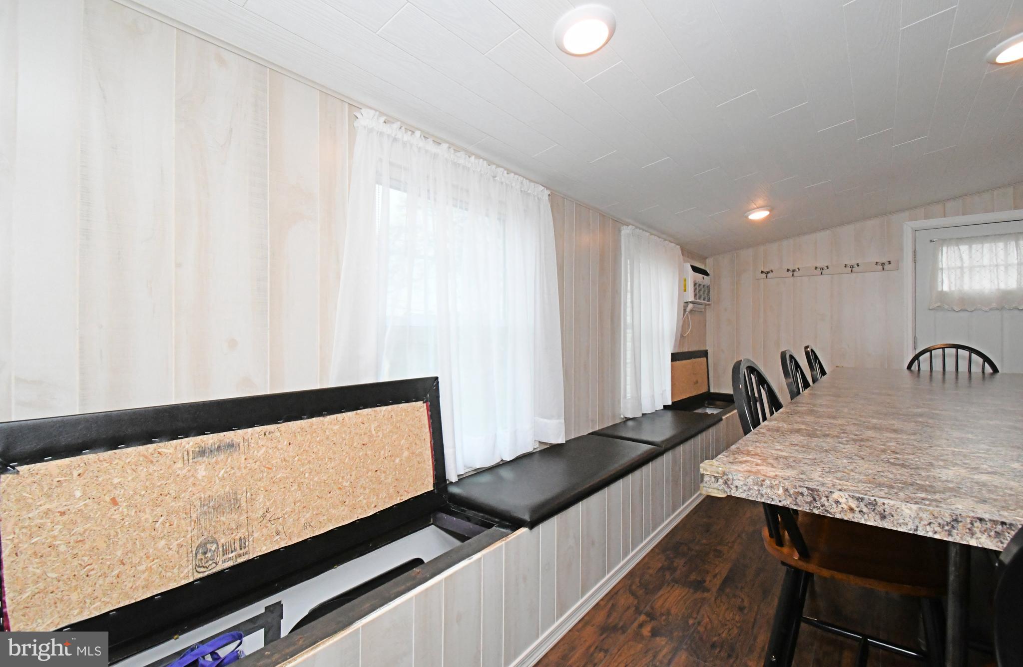 COLONIAL VIL - Residential