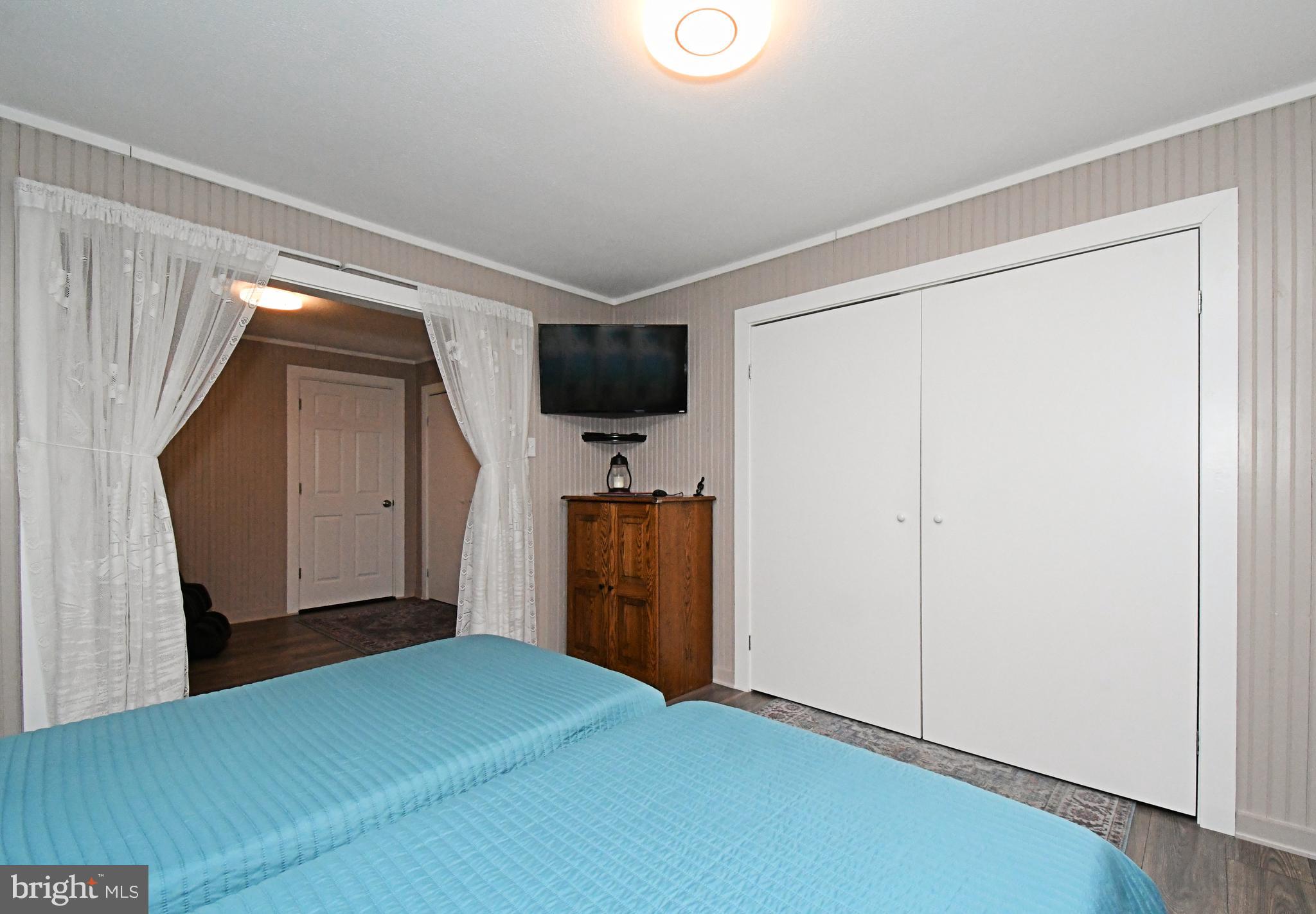 COLONIAL VIL - Residential