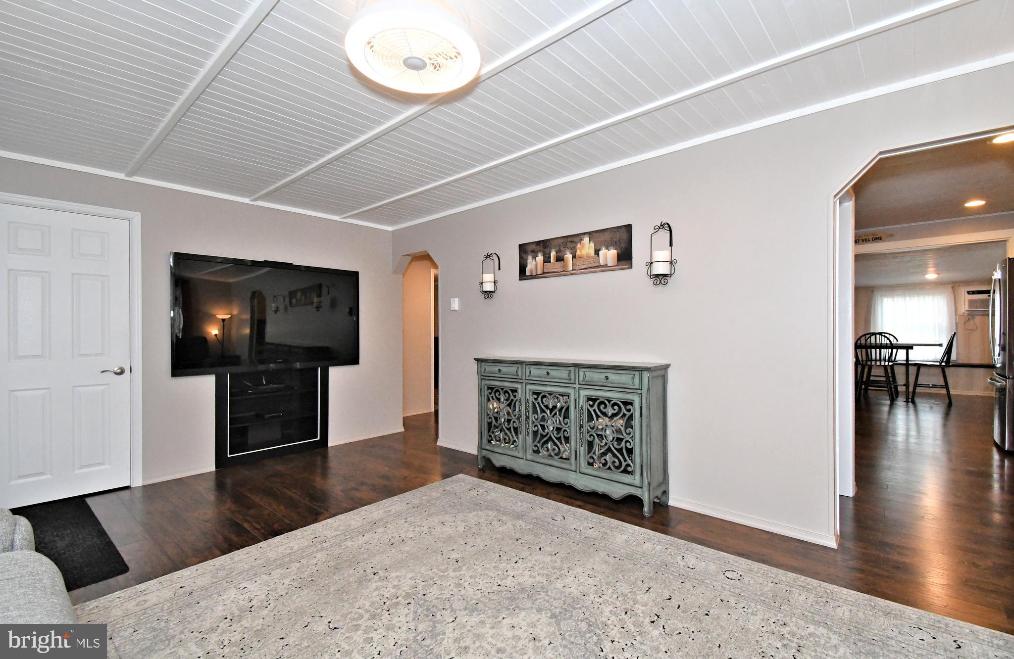 COLONIAL VIL - Residential