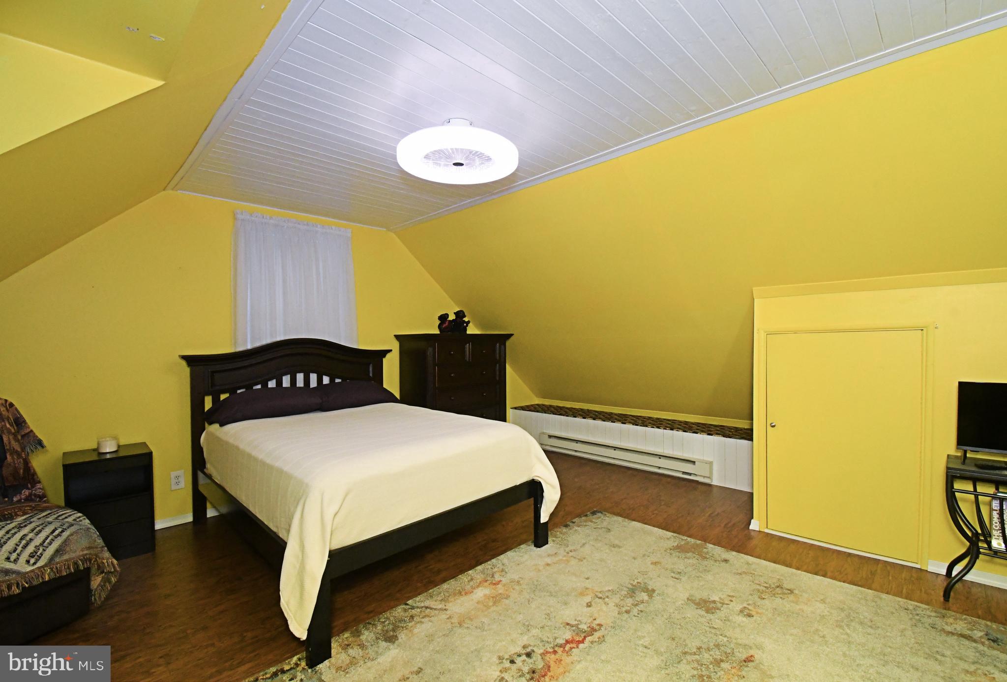 COLONIAL VIL - Residential