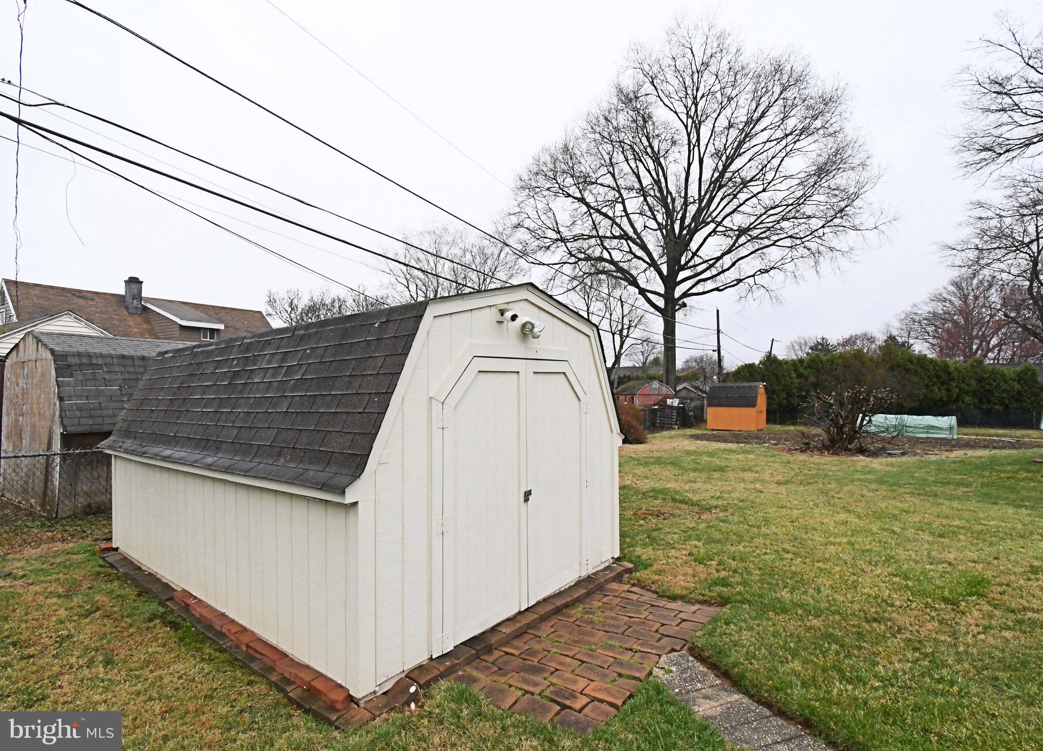 COLONIAL VIL - Residential