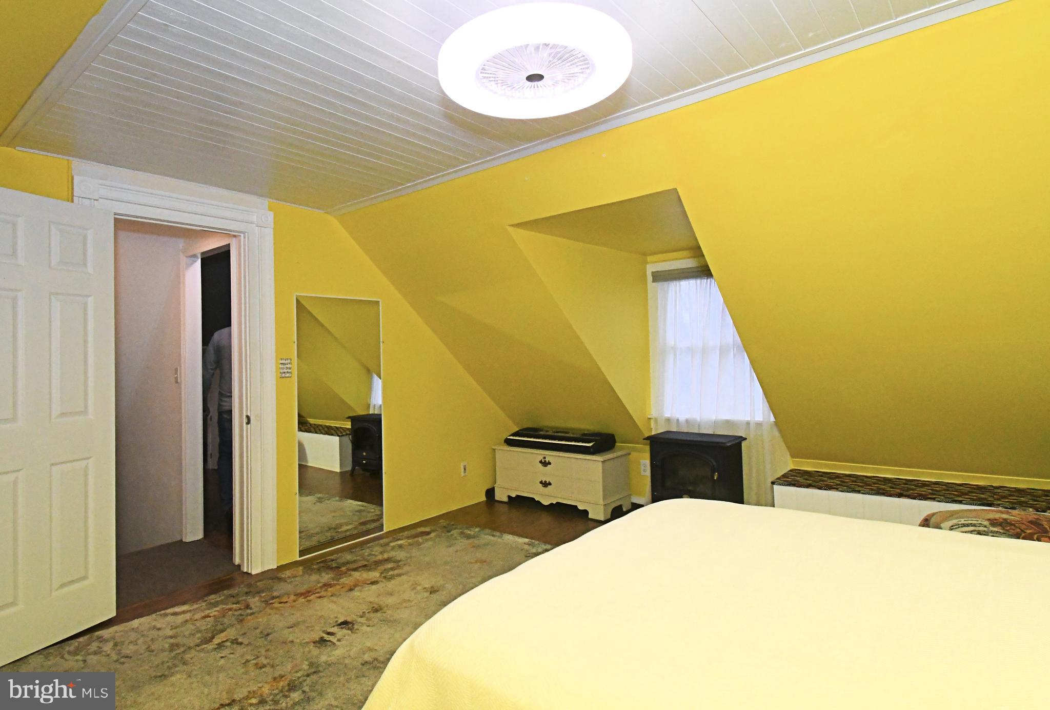 COLONIAL VIL - Residential