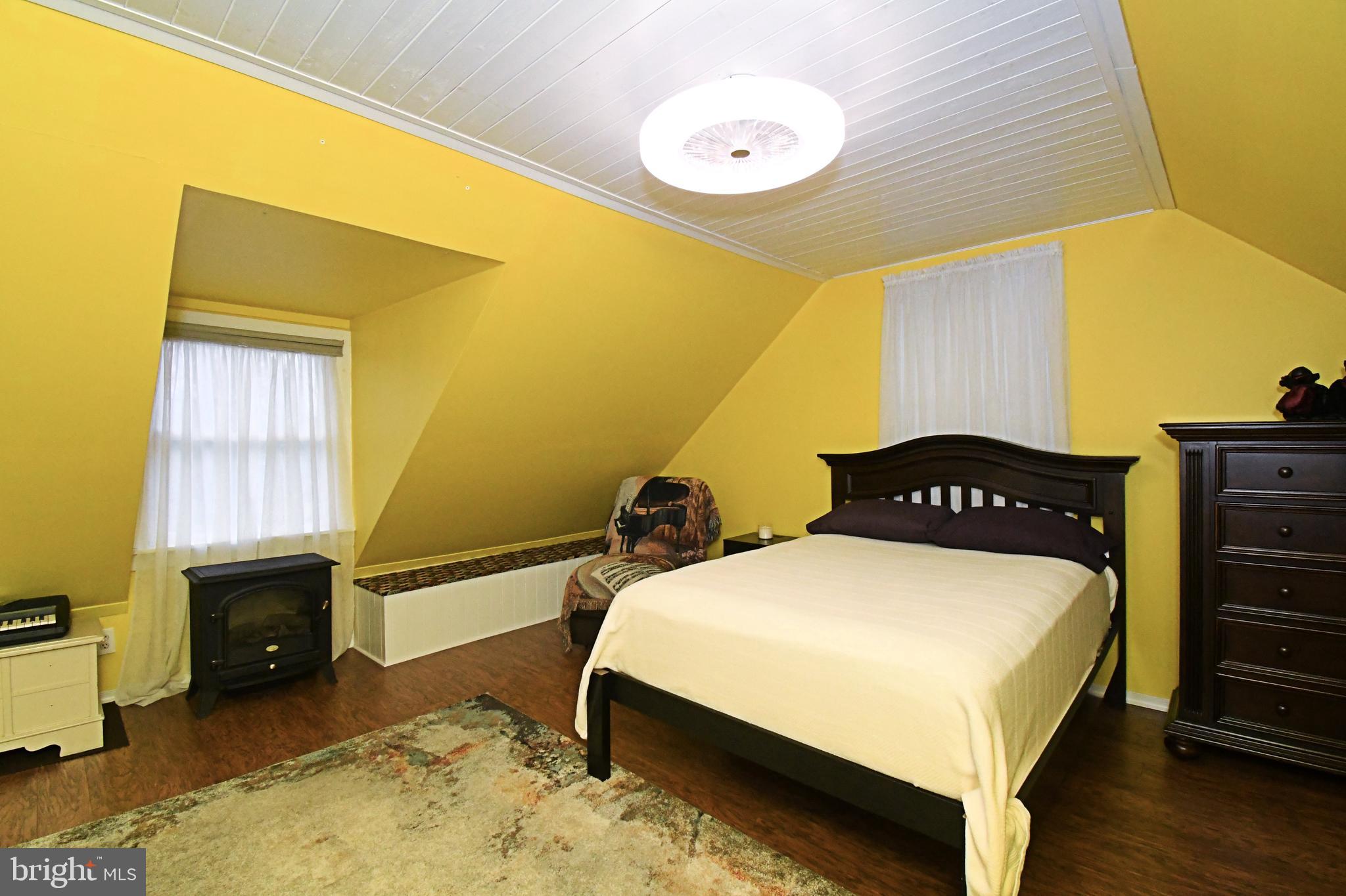 COLONIAL VIL - Residential