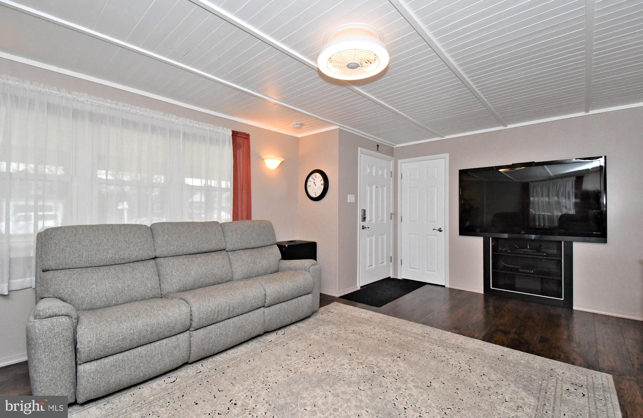 COLONIAL VIL - Residential