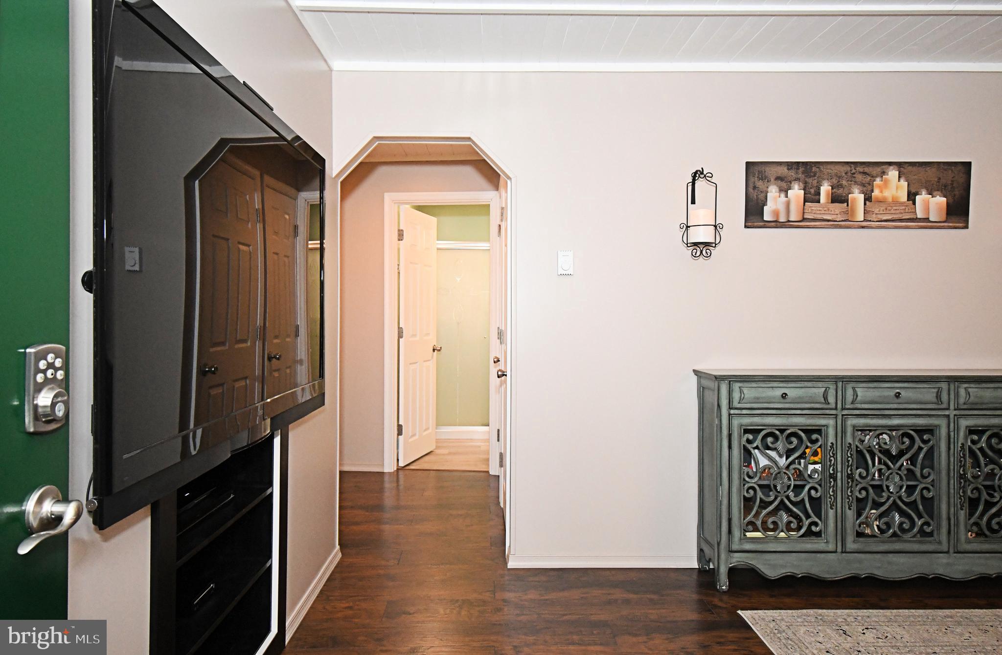 COLONIAL VIL - Residential