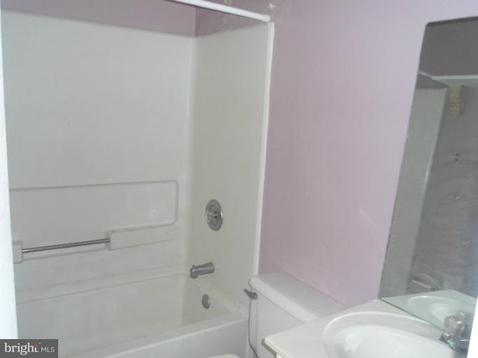 VILLA DEL REY - Residential Lease