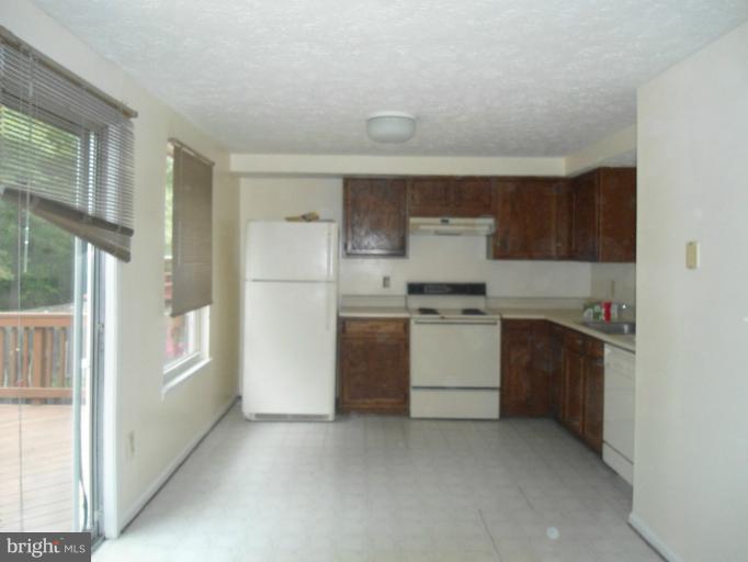 VILLA DEL REY - Residential Lease