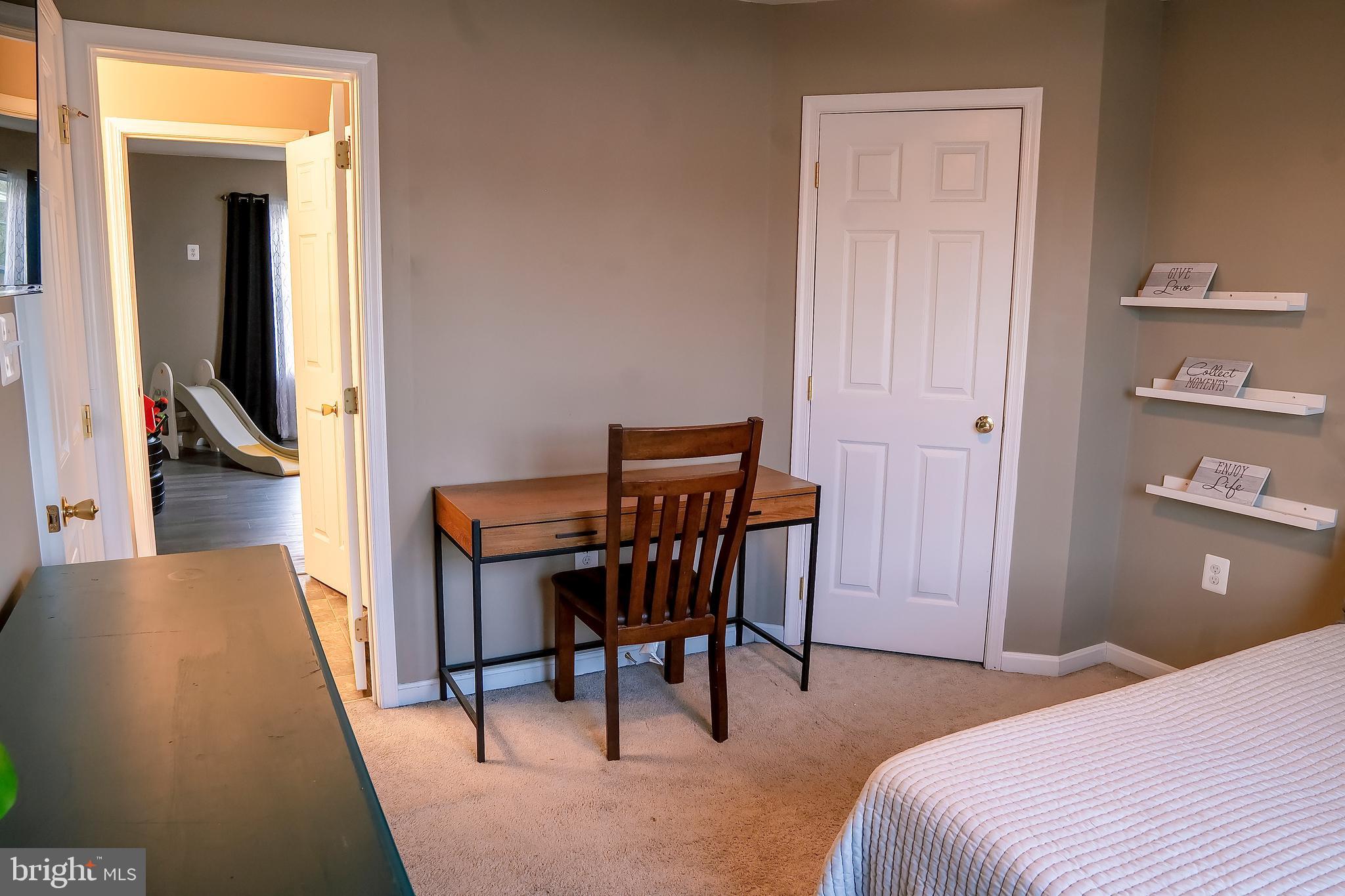 SURRATTS CROSSING - Residential