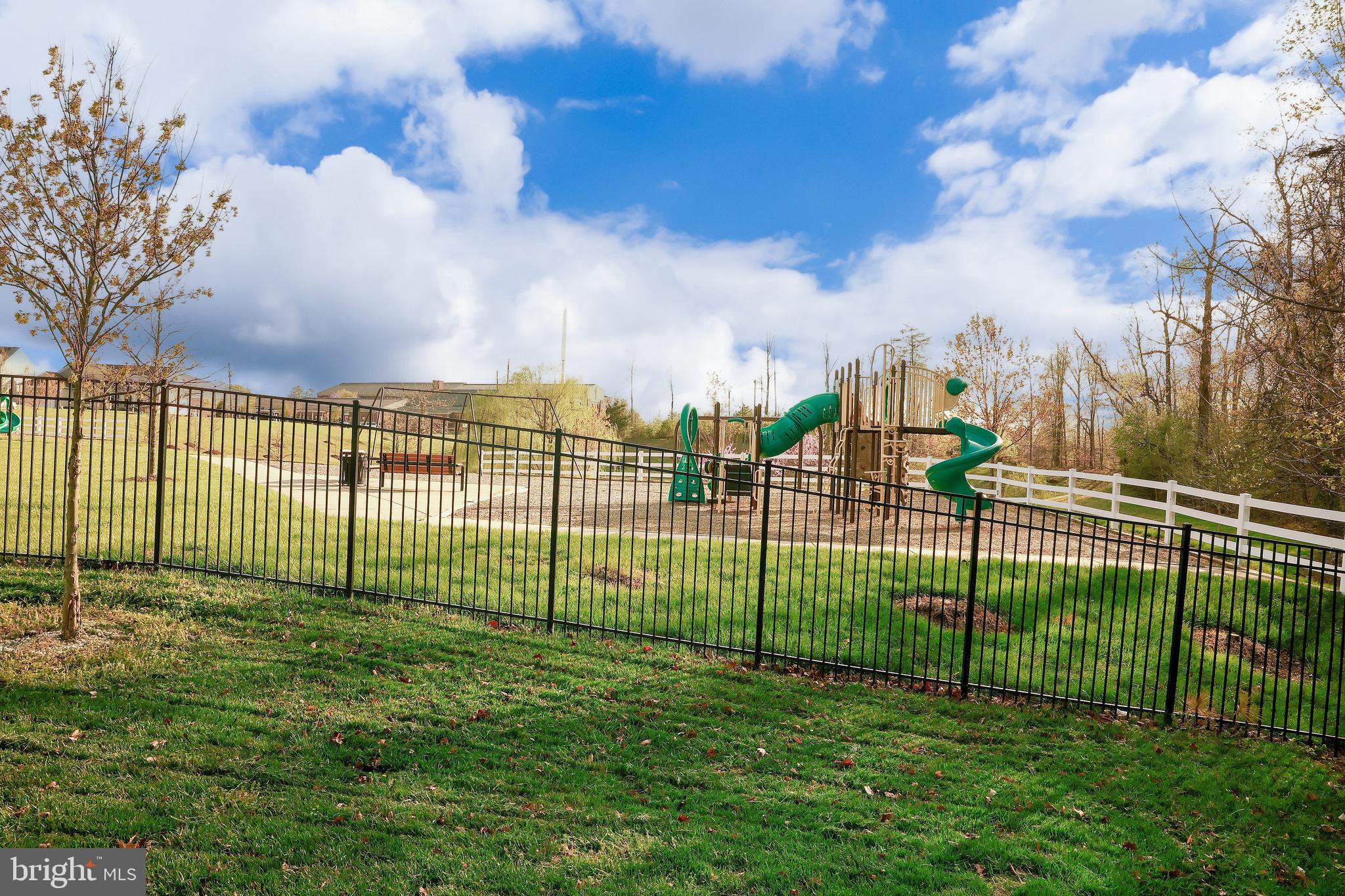 SURRATTS CROSSING - Residential