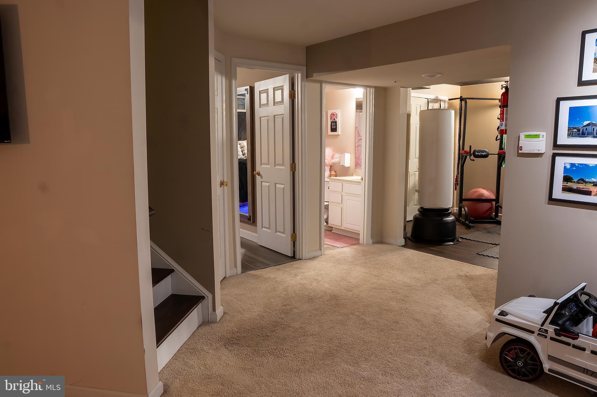 SURRATTS CROSSING - Residential