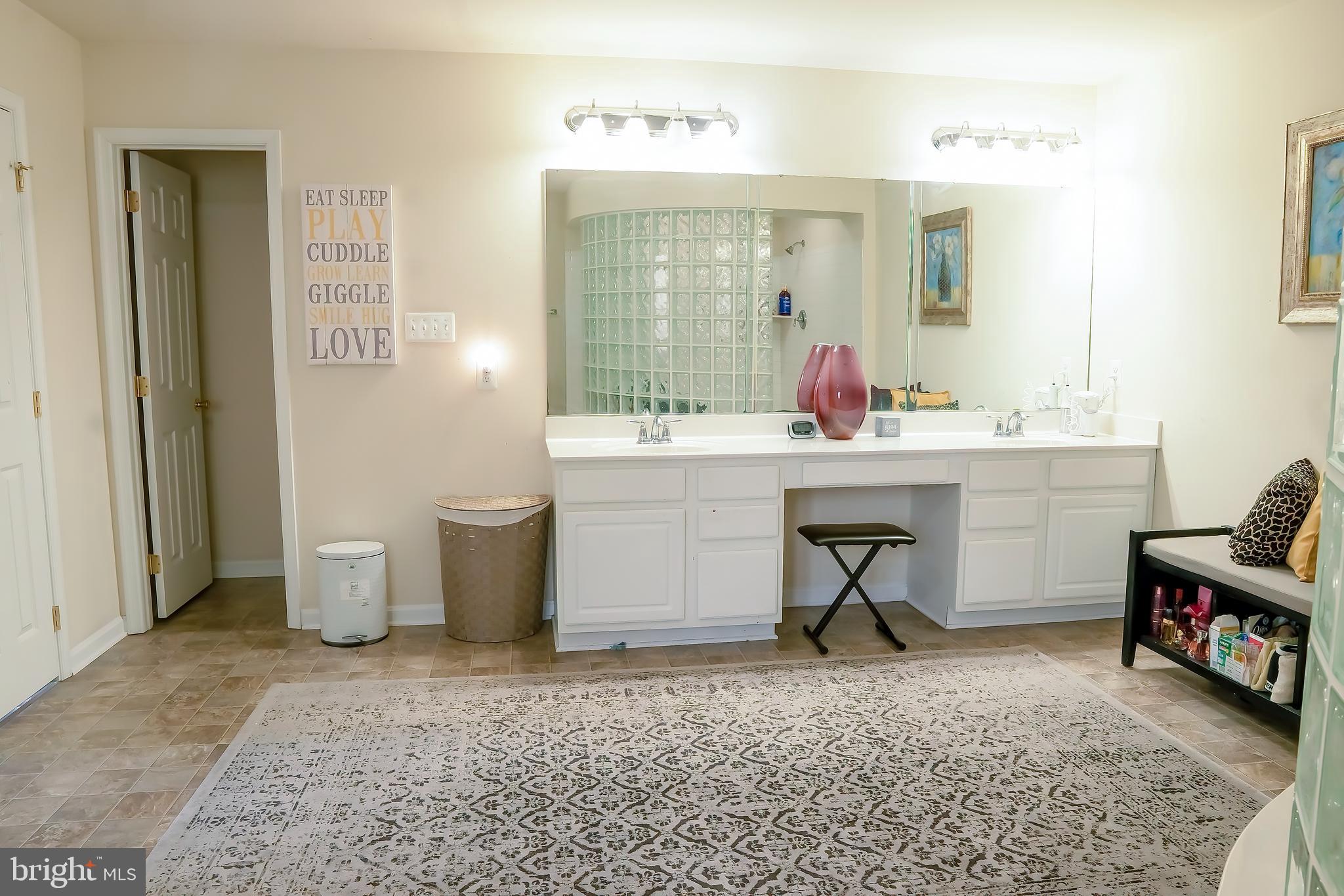 SURRATTS CROSSING - Residential