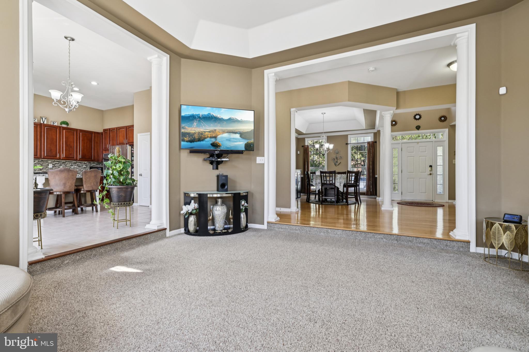 HOLLIFIELD ESTATES - Residential