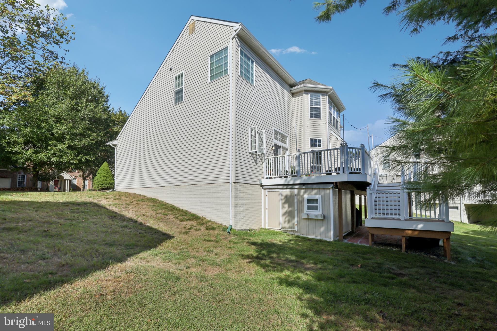 HOLLIFIELD ESTATES - Residential