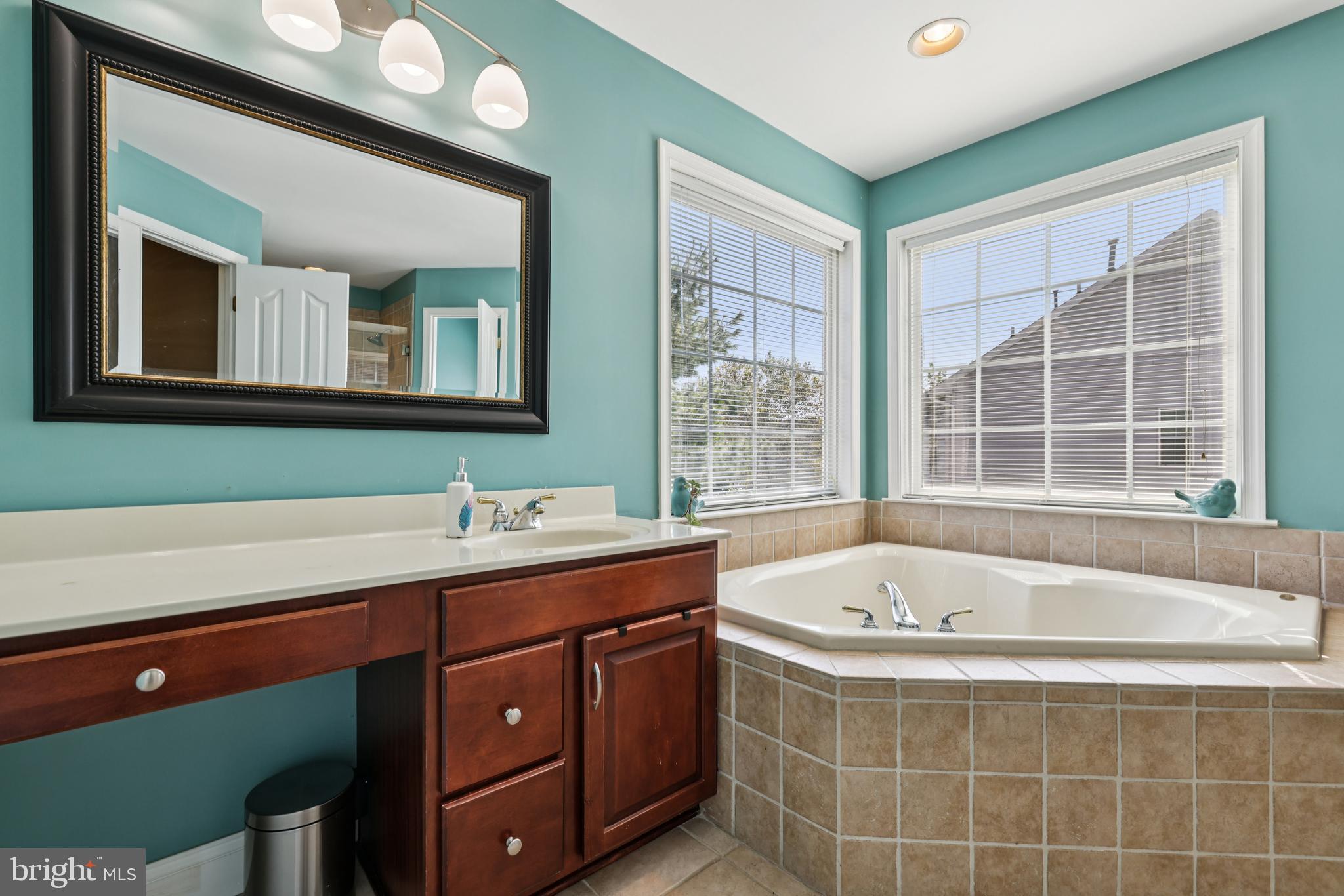 HOLLIFIELD ESTATES - Residential