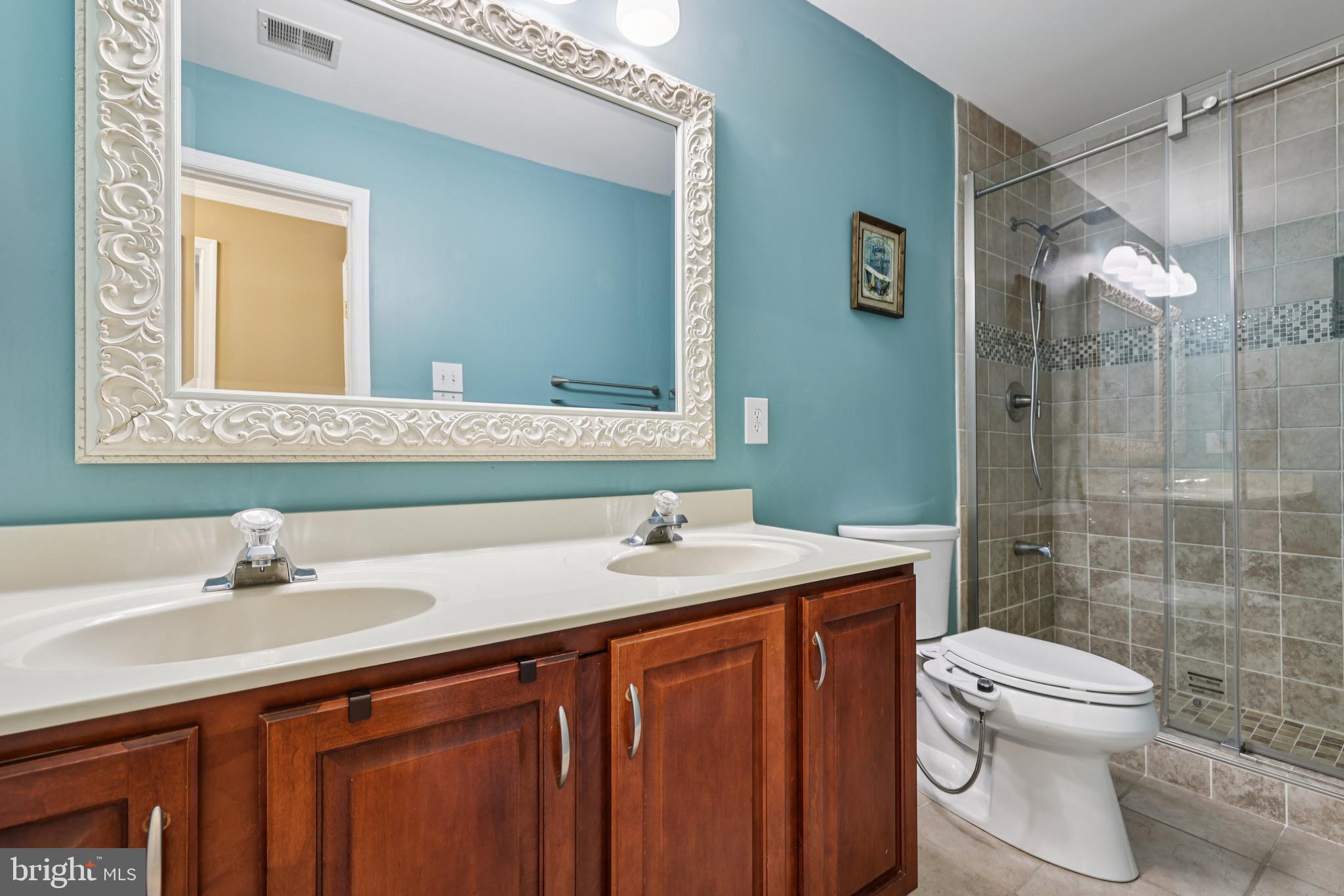 HOLLIFIELD ESTATES - Residential