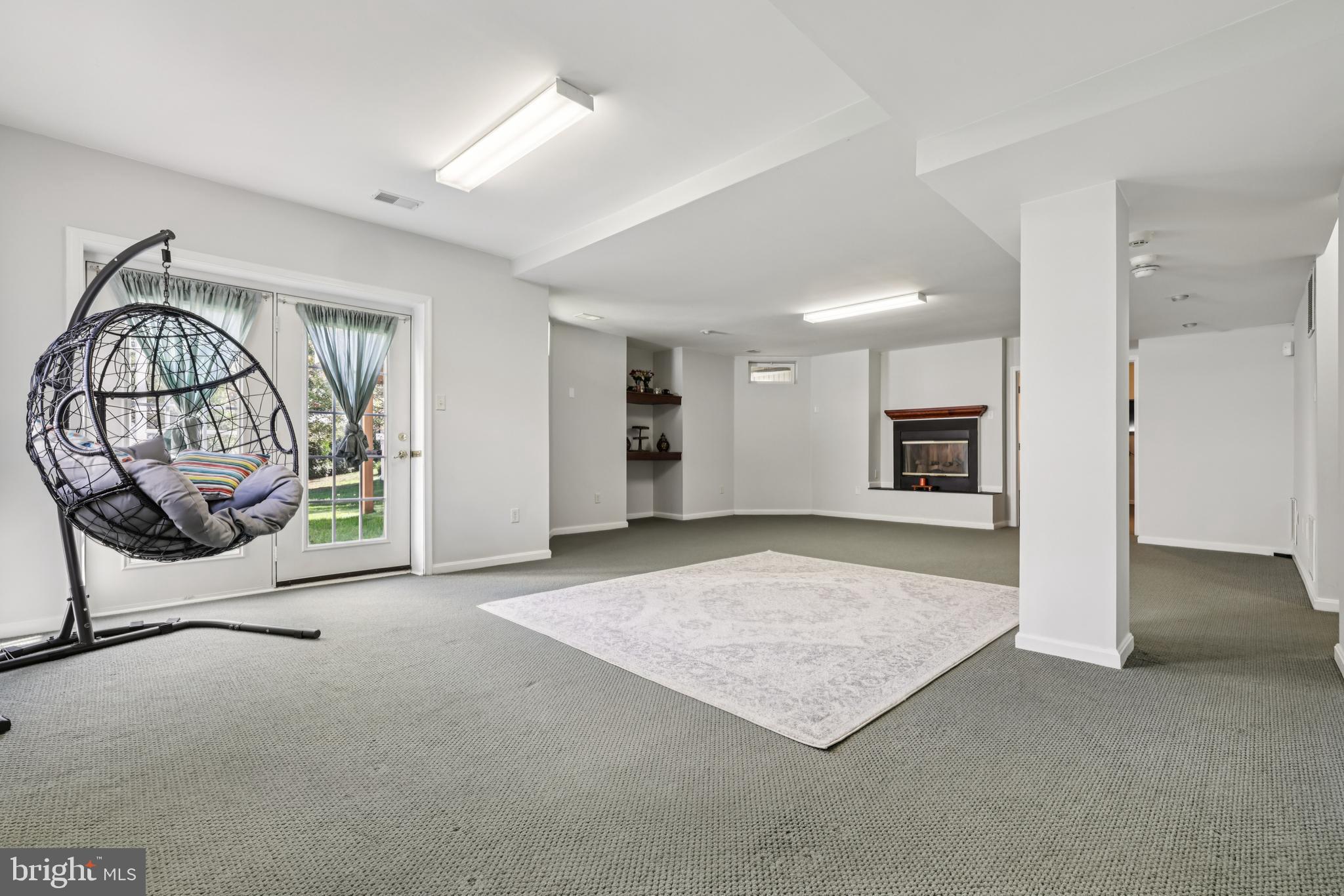 HOLLIFIELD ESTATES - Residential