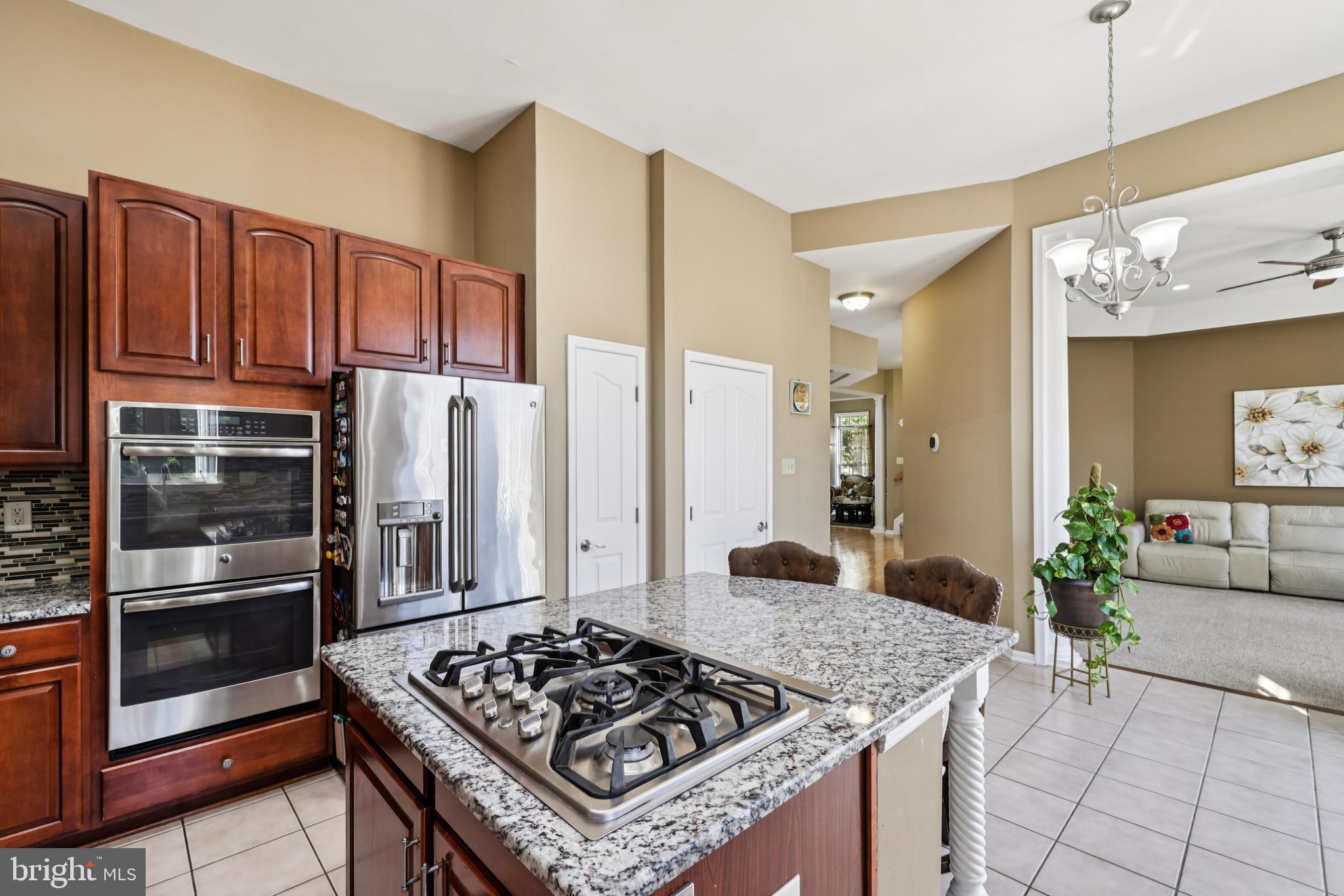 HOLLIFIELD ESTATES - Residential