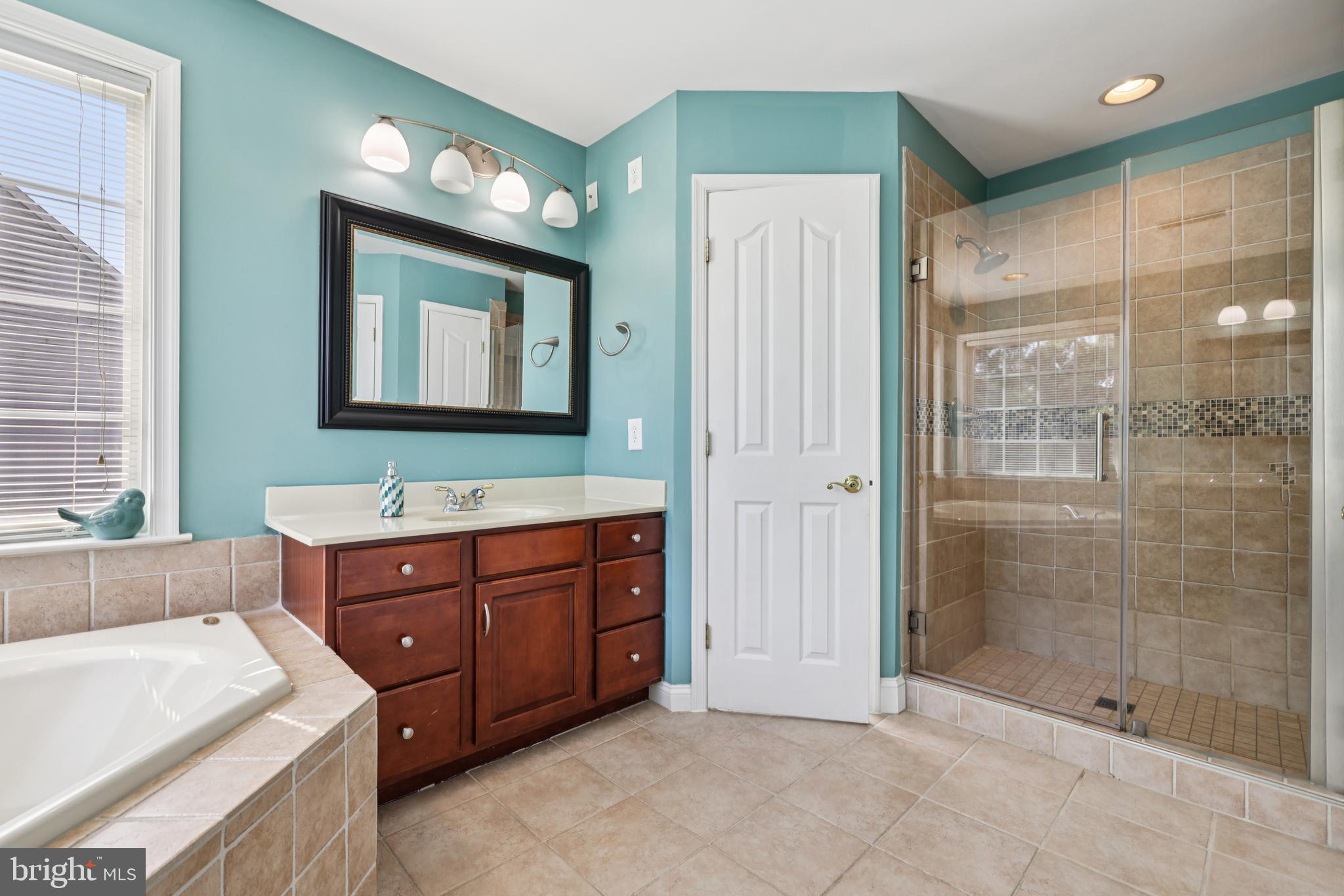 HOLLIFIELD ESTATES - Residential