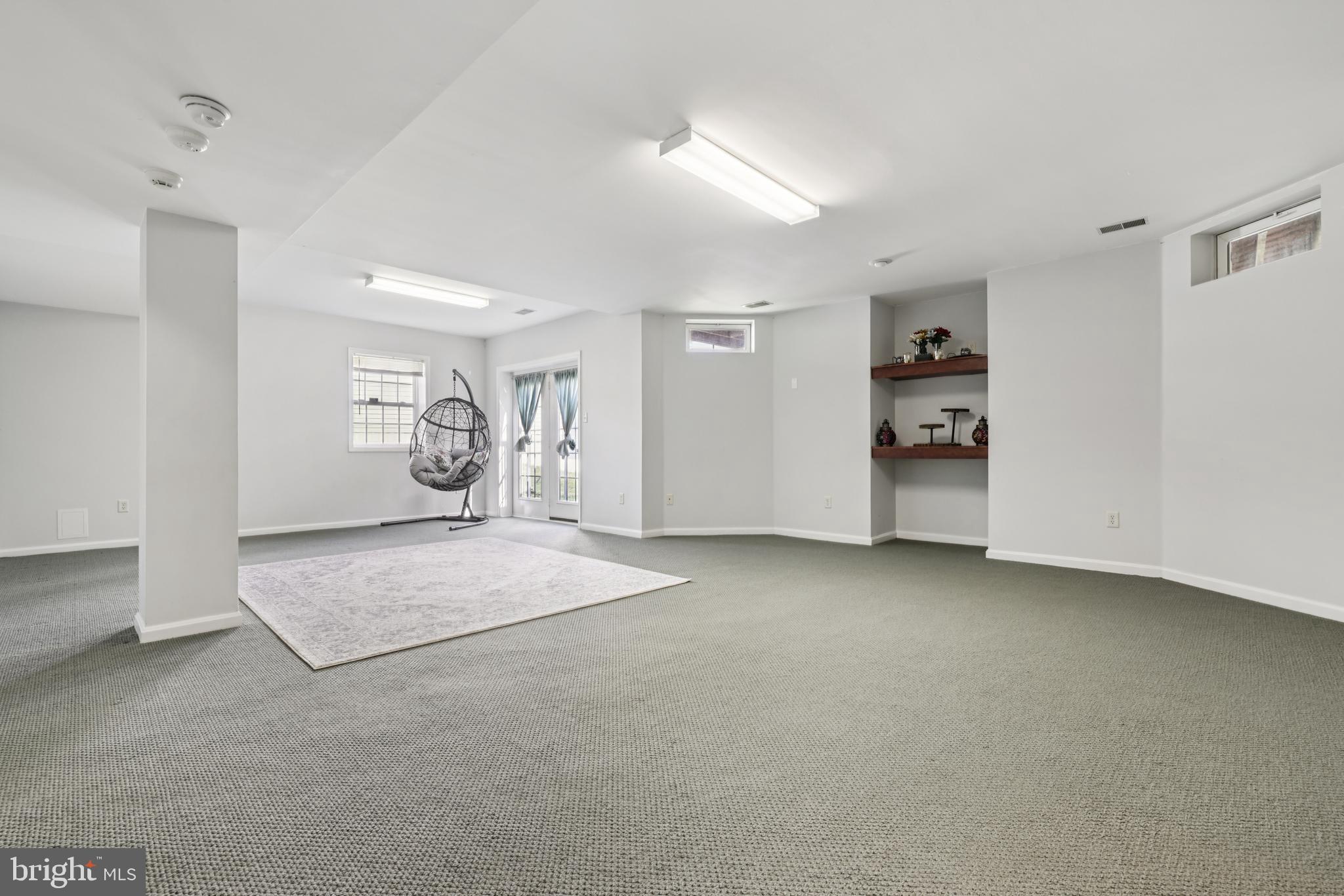 HOLLIFIELD ESTATES - Residential