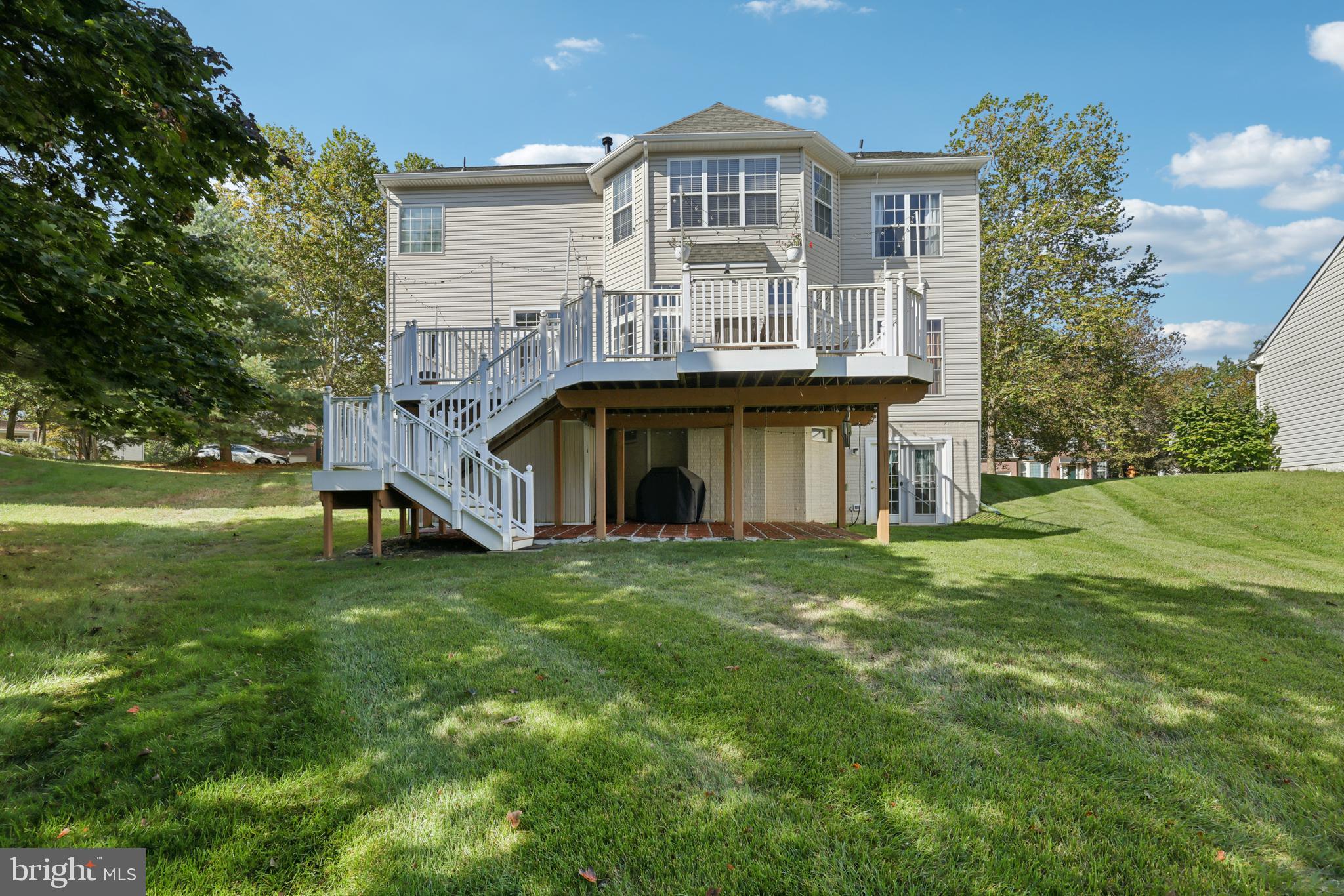 HOLLIFIELD ESTATES - Residential