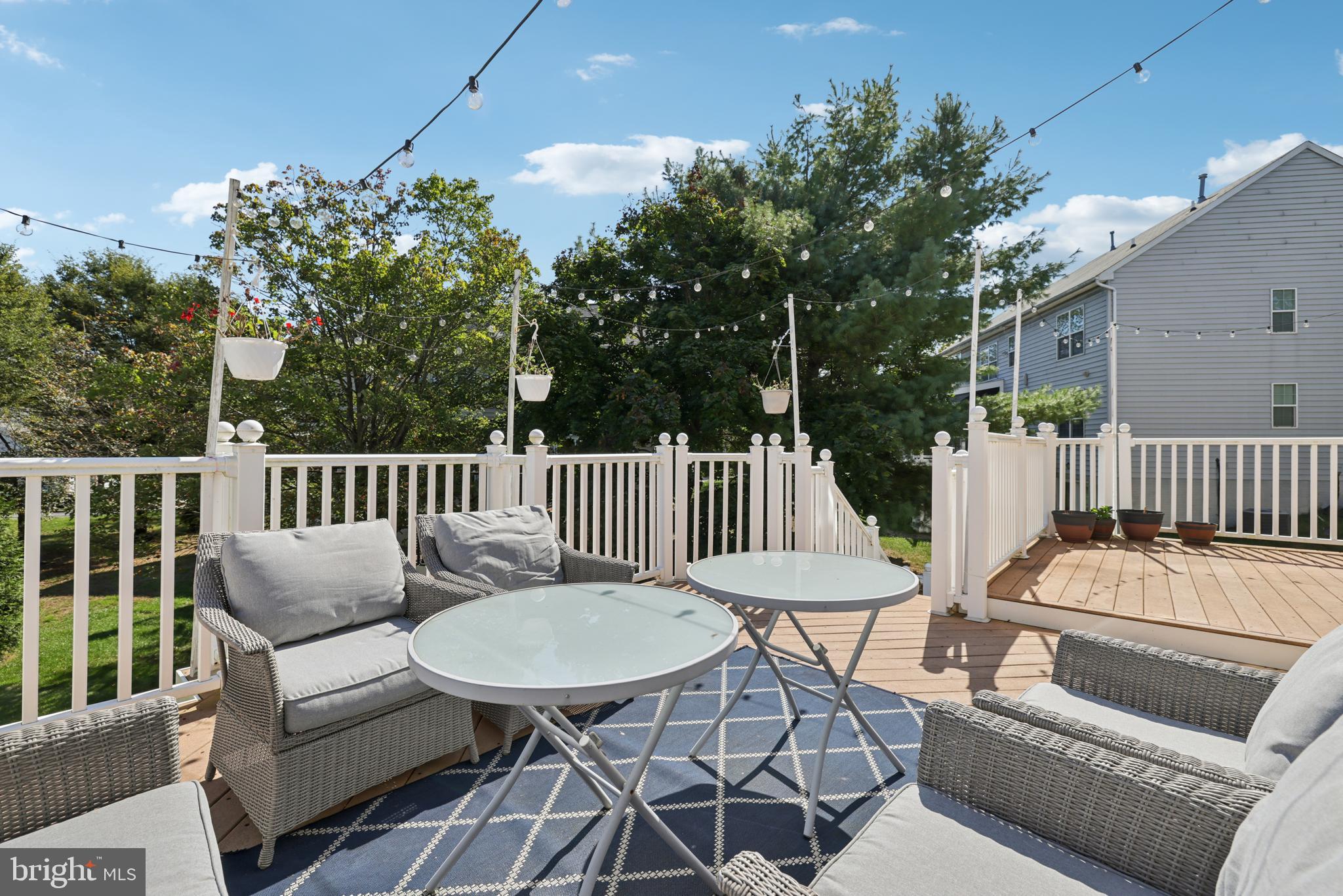 HOLLIFIELD ESTATES - Residential