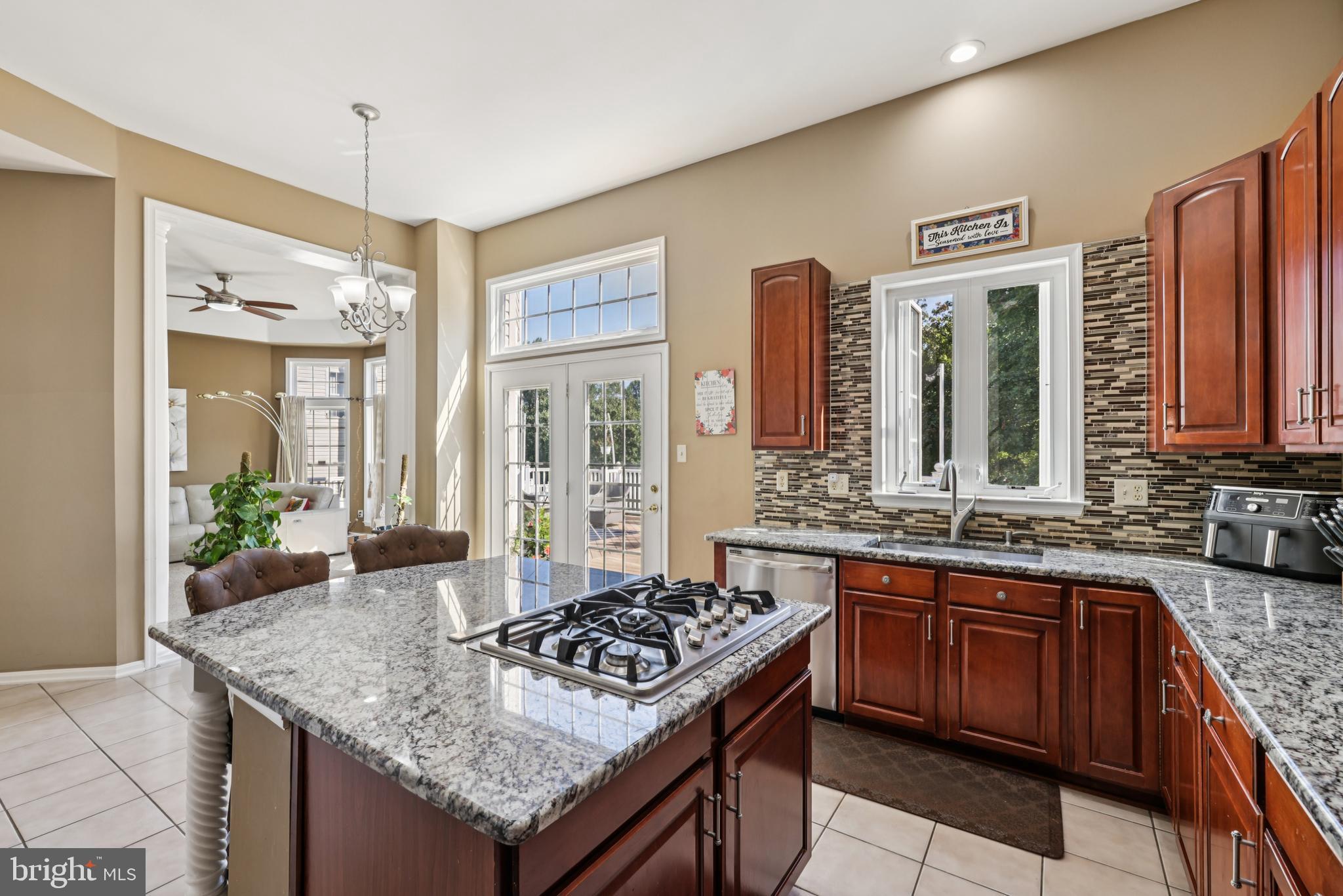 HOLLIFIELD ESTATES - Residential