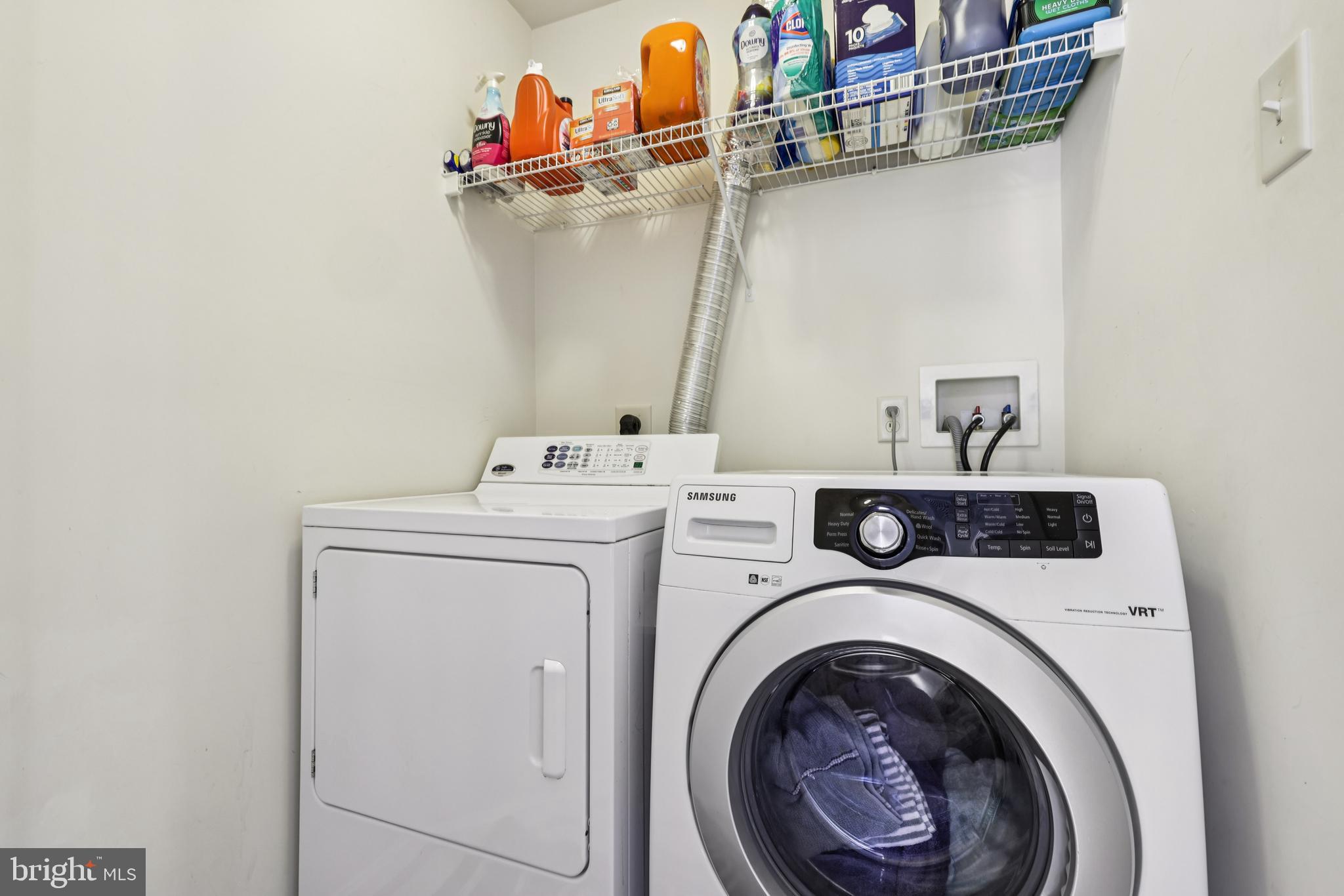 HOLLIFIELD ESTATES - Residential