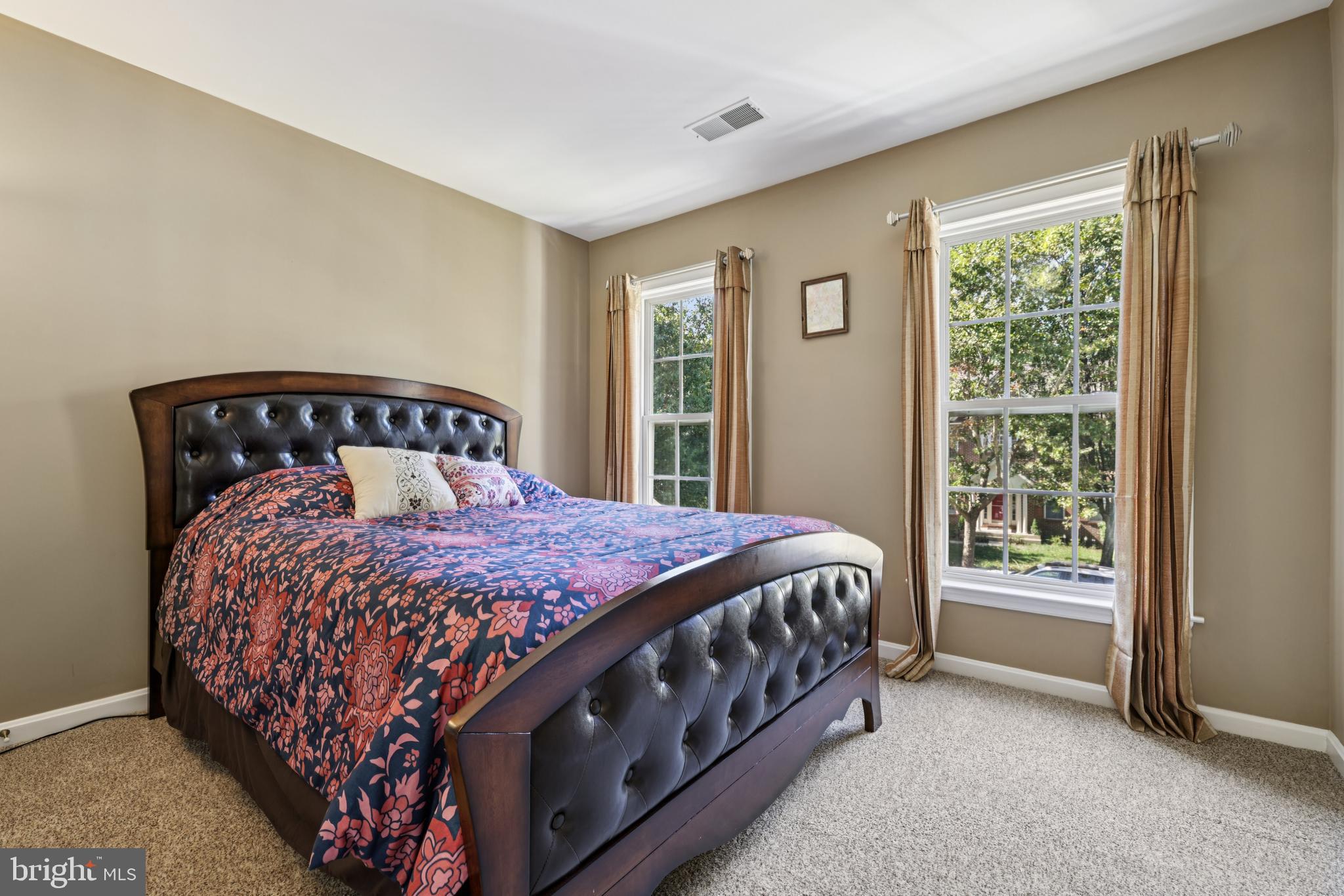 HOLLIFIELD ESTATES - Residential