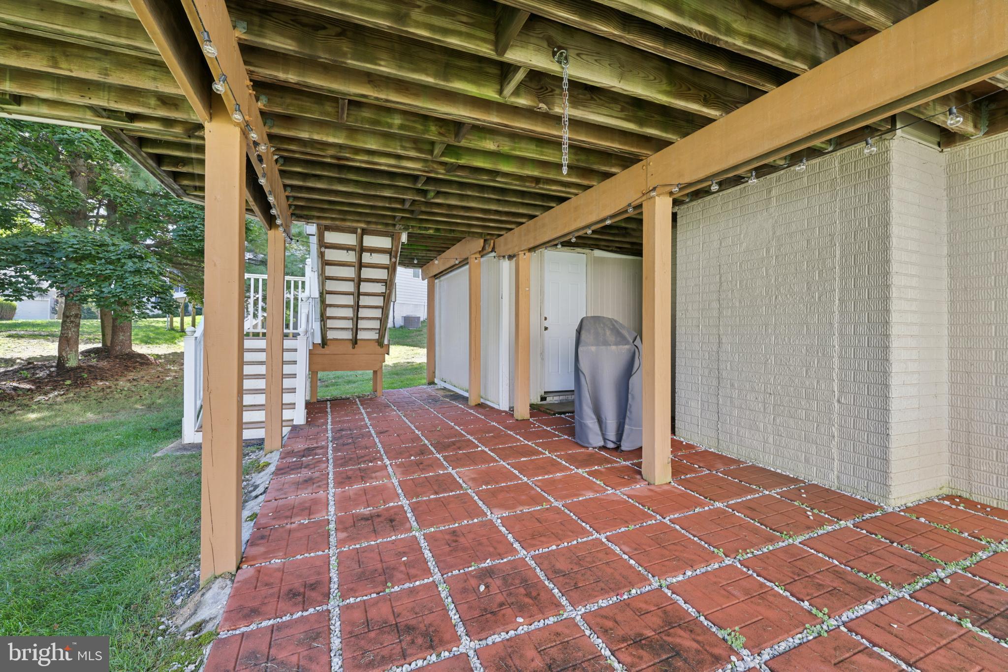 HOLLIFIELD ESTATES - Residential