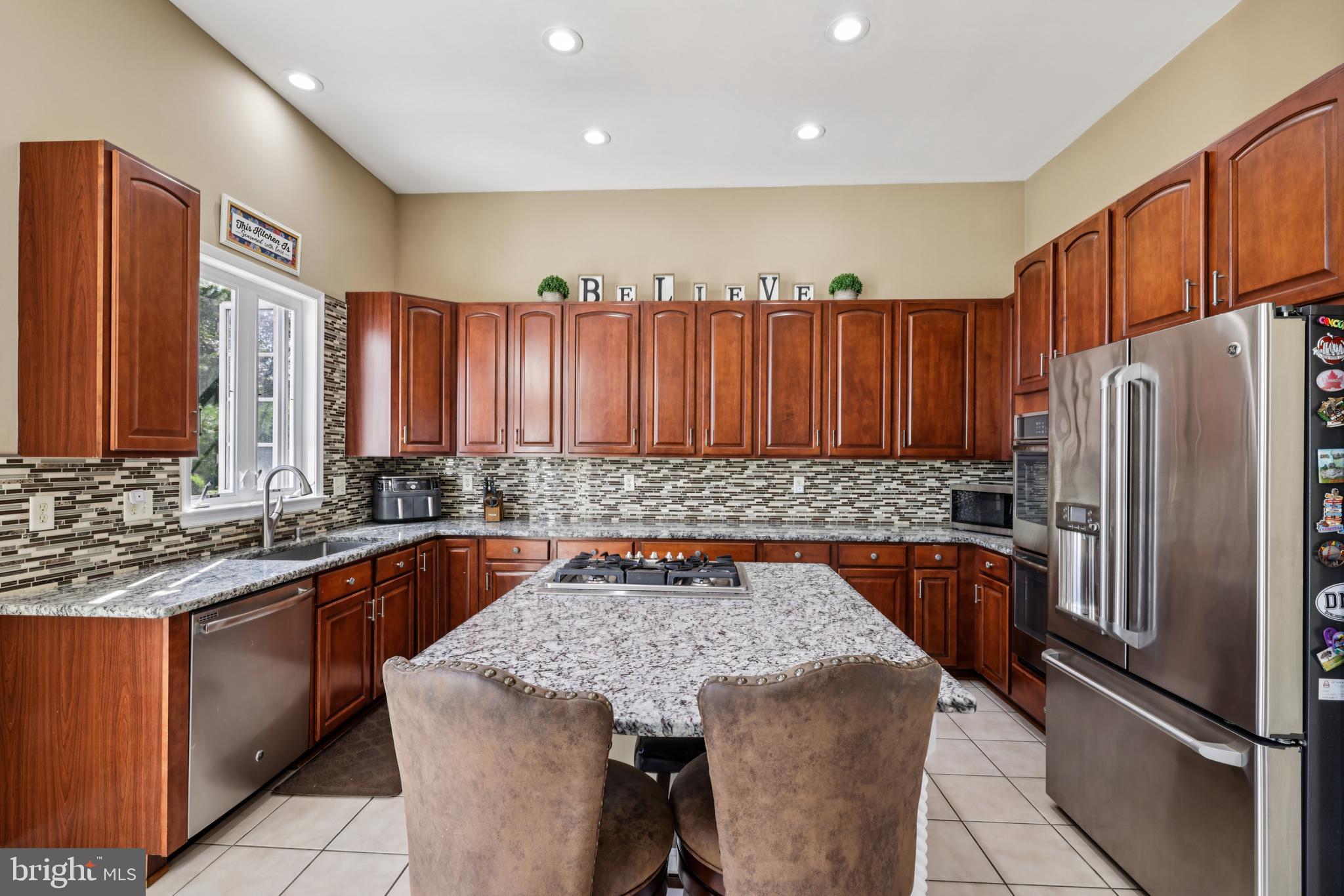 HOLLIFIELD ESTATES - Residential