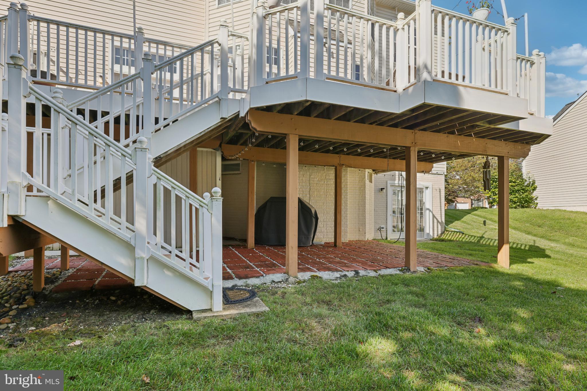 HOLLIFIELD ESTATES - Residential