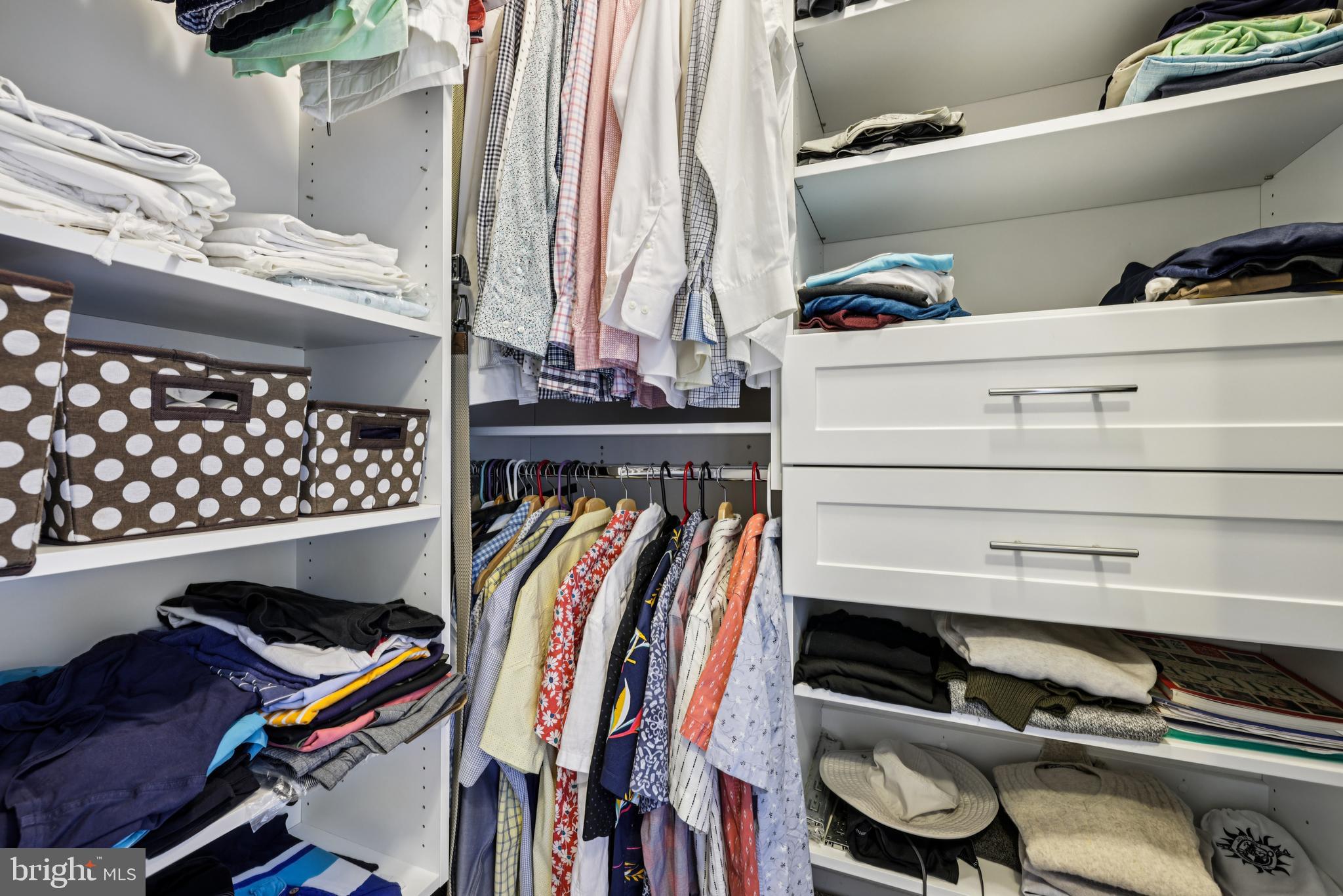 HOLLIFIELD ESTATES - Residential