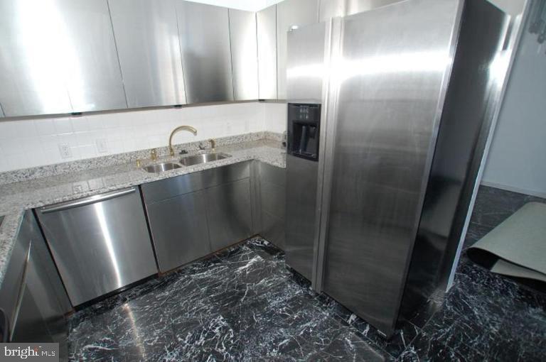 INNER HARBOR - Residential Lease