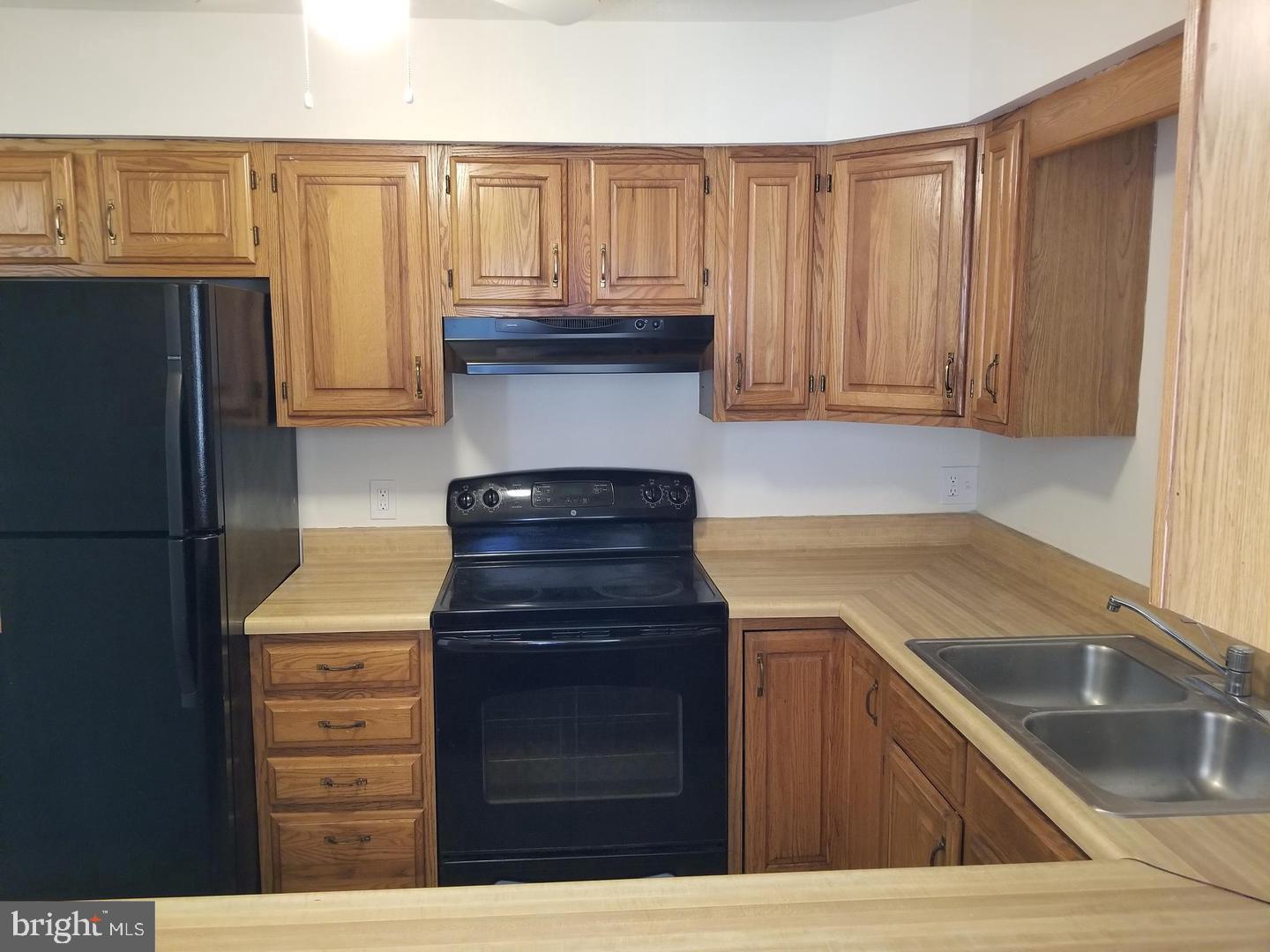 VILLAGE KNOLL - Residential