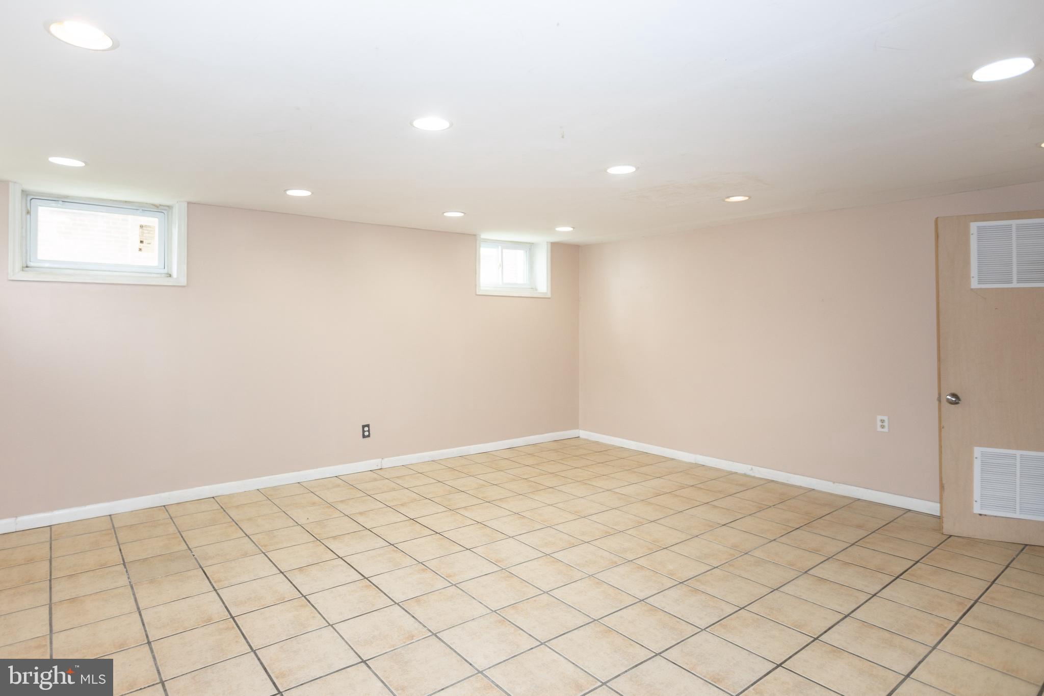 EDNOR GARDENS - LAKESIDE - Residential