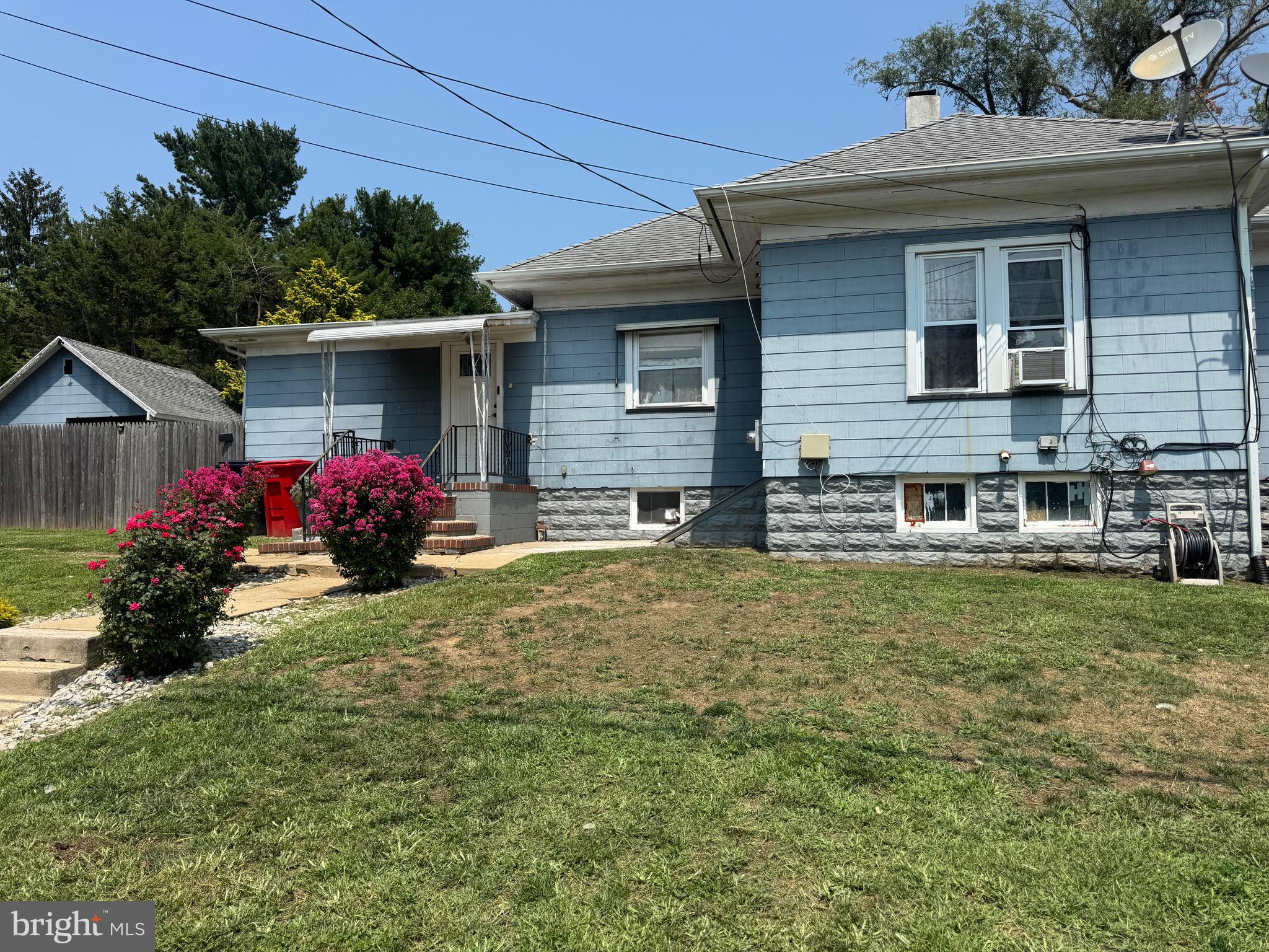 112 N WEST AVENUE