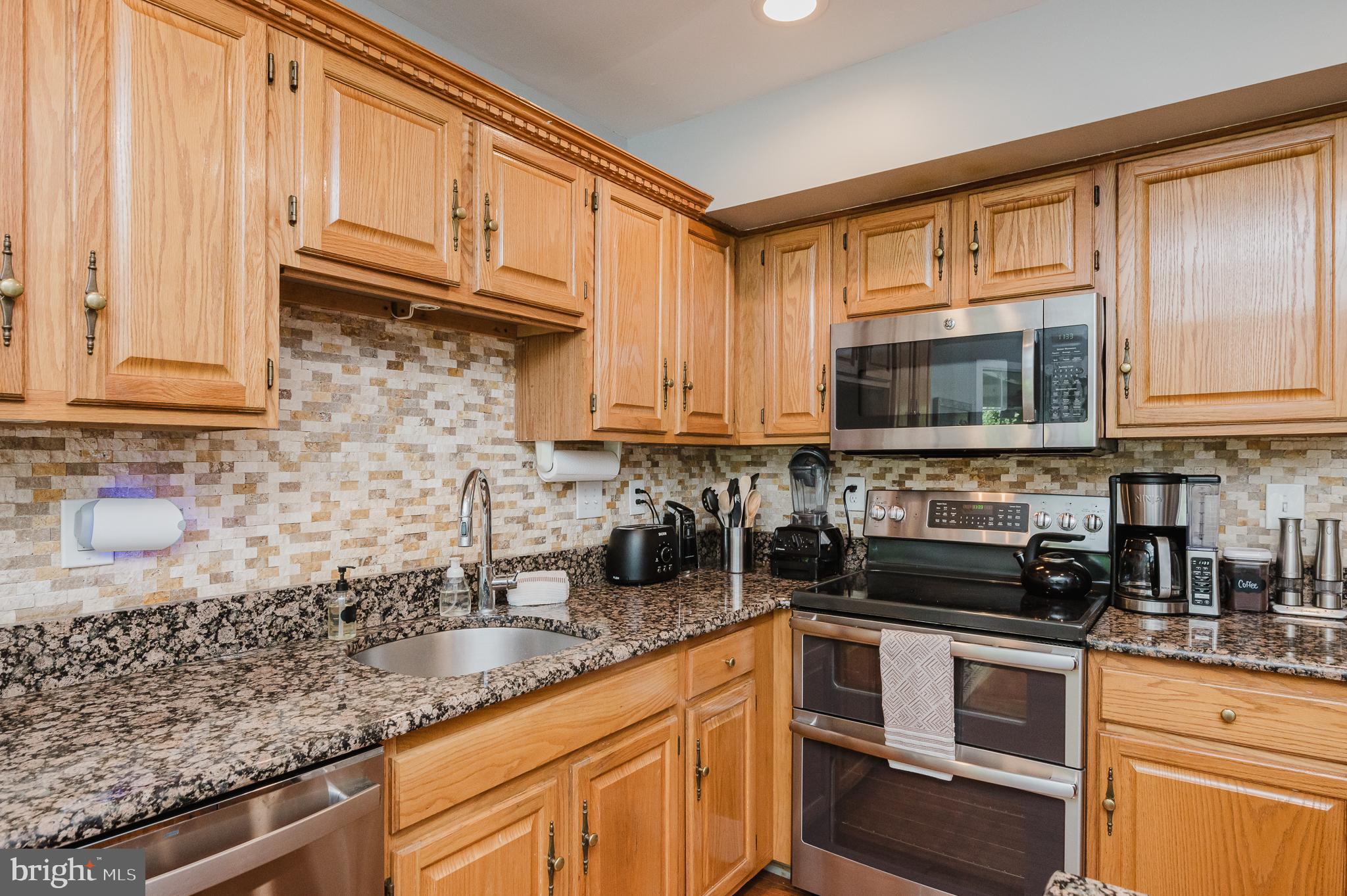 DURHAM MANOR - Residential