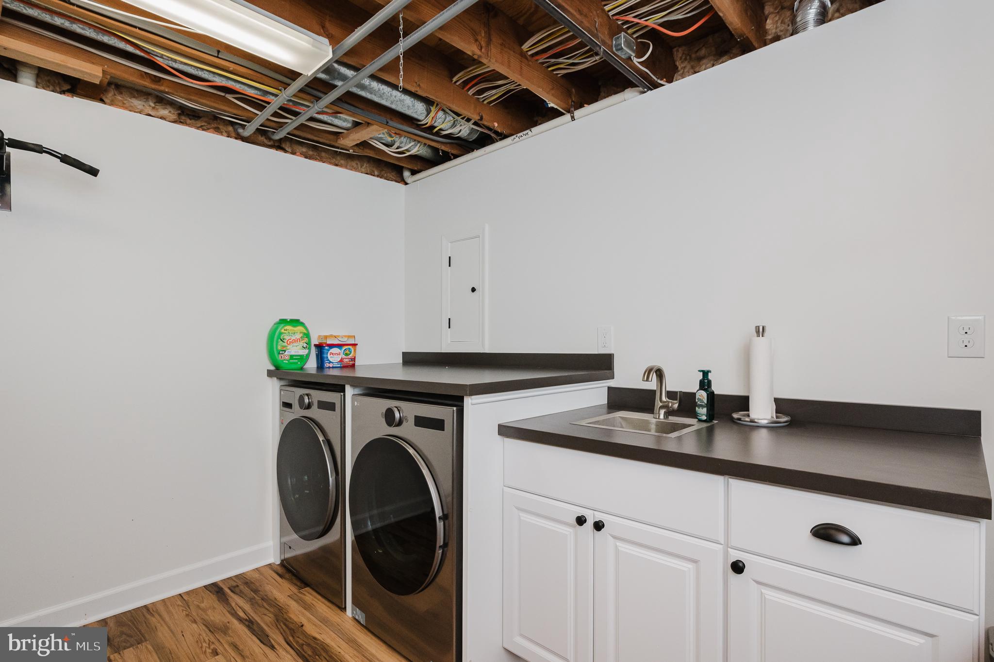 DURHAM MANOR - Residential