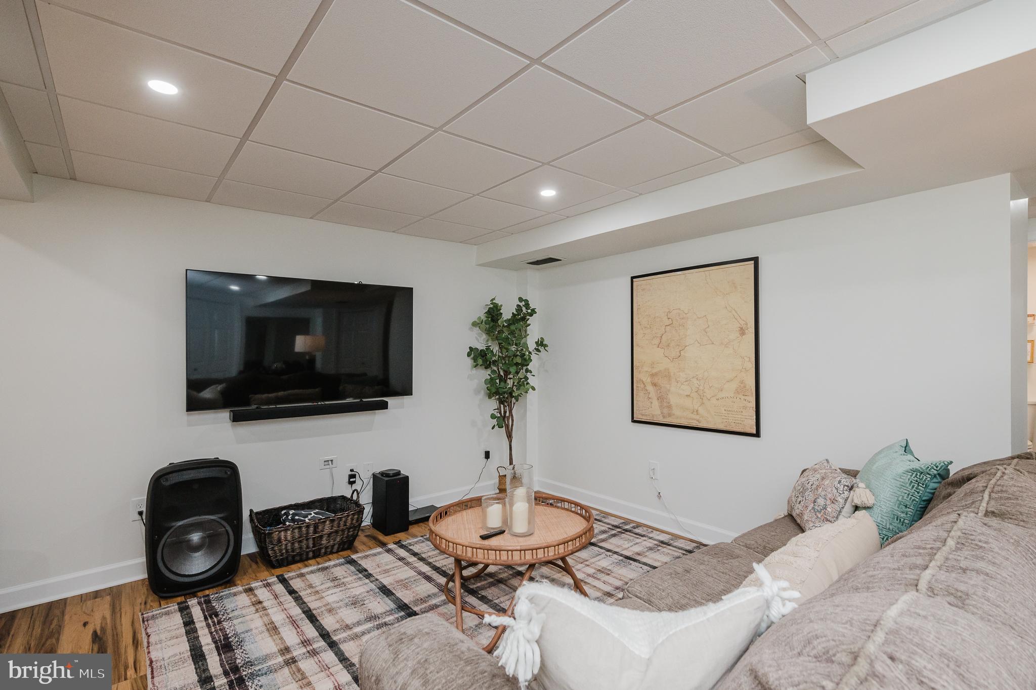 DURHAM MANOR - Residential