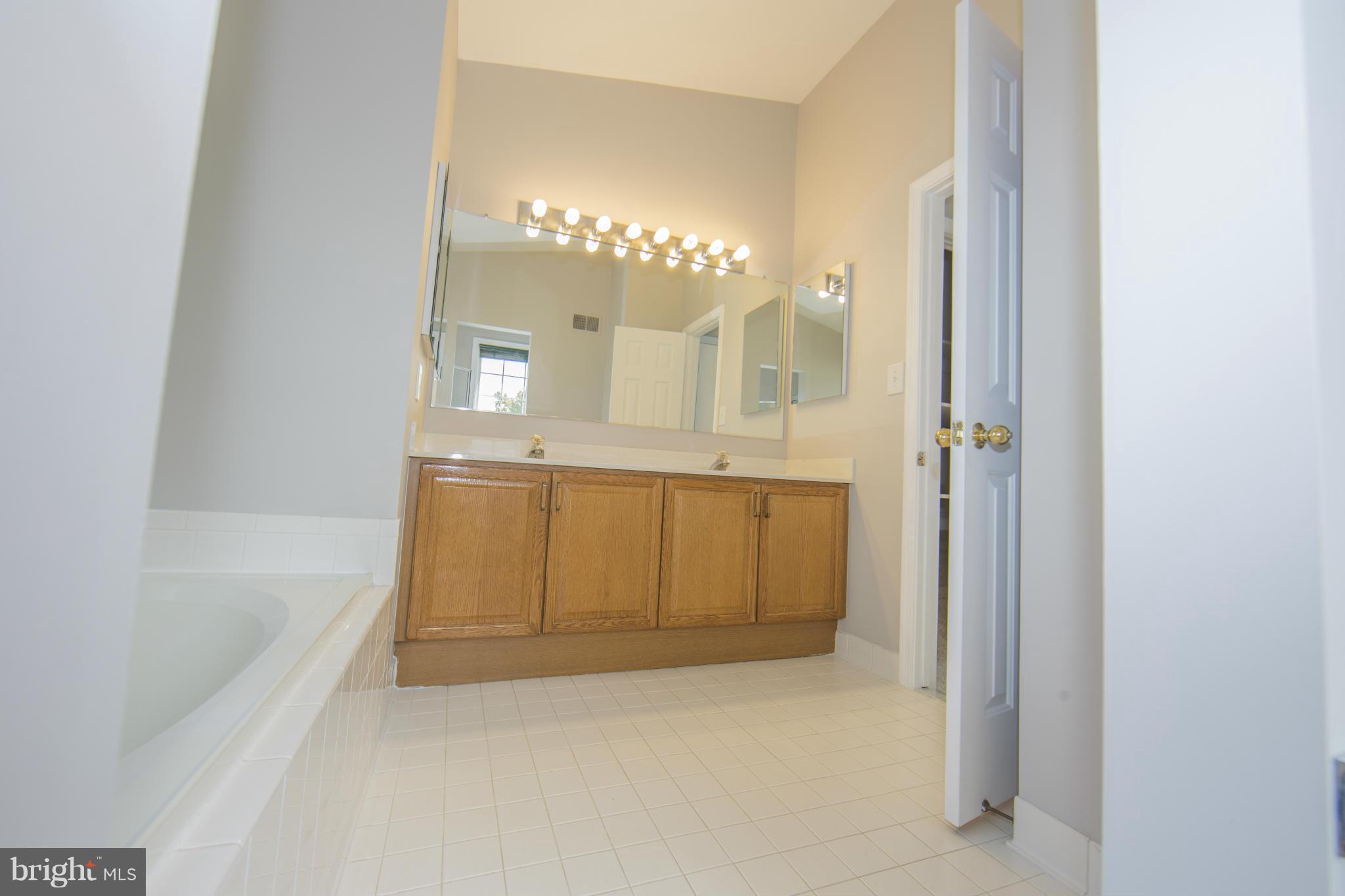 KINGSTOWNE - Residential