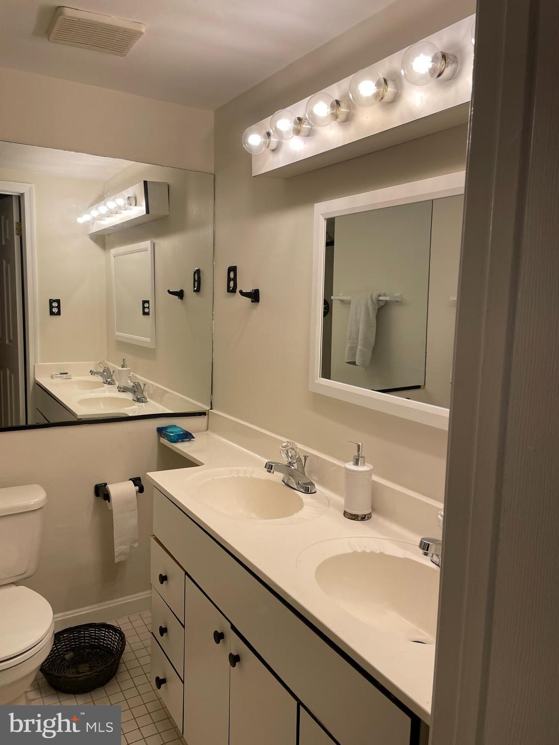 REGENCY ESTATES - Residential Lease