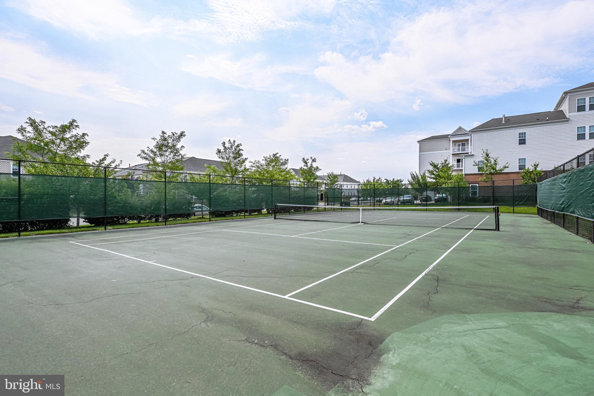 STONE SPRINGS CONDOMINIUMS - Residential