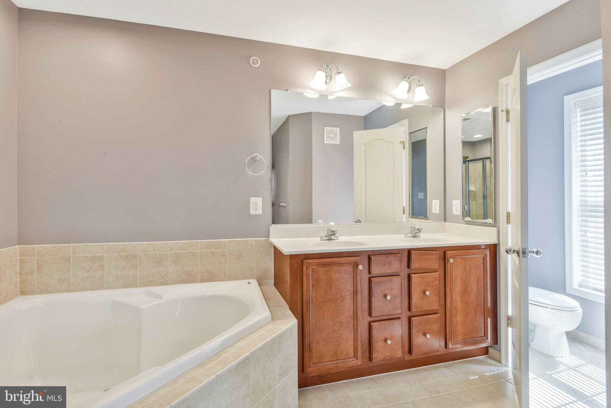 STONE SPRINGS CONDOMINIUMS - Residential