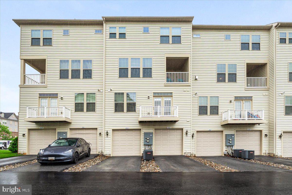 BALLENGER CREEK - Residential