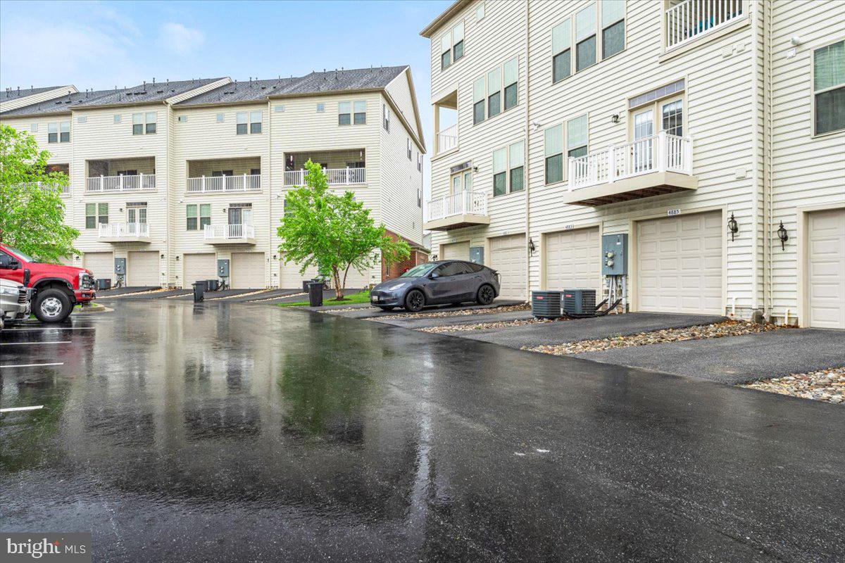 BALLENGER CREEK - Residential