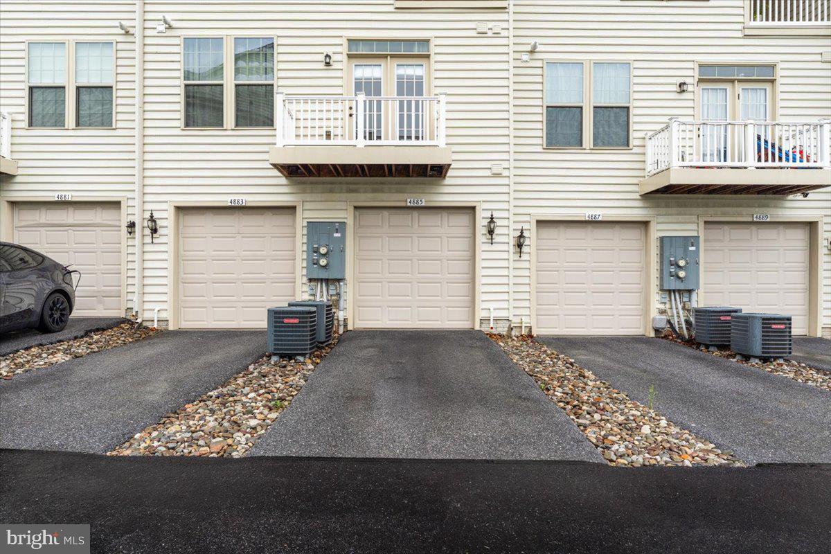 BALLENGER CREEK - Residential