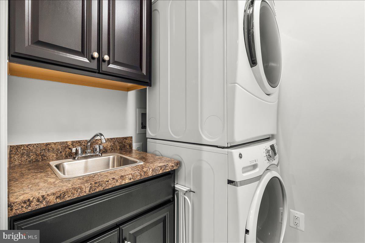 BALLENGER CREEK - Residential